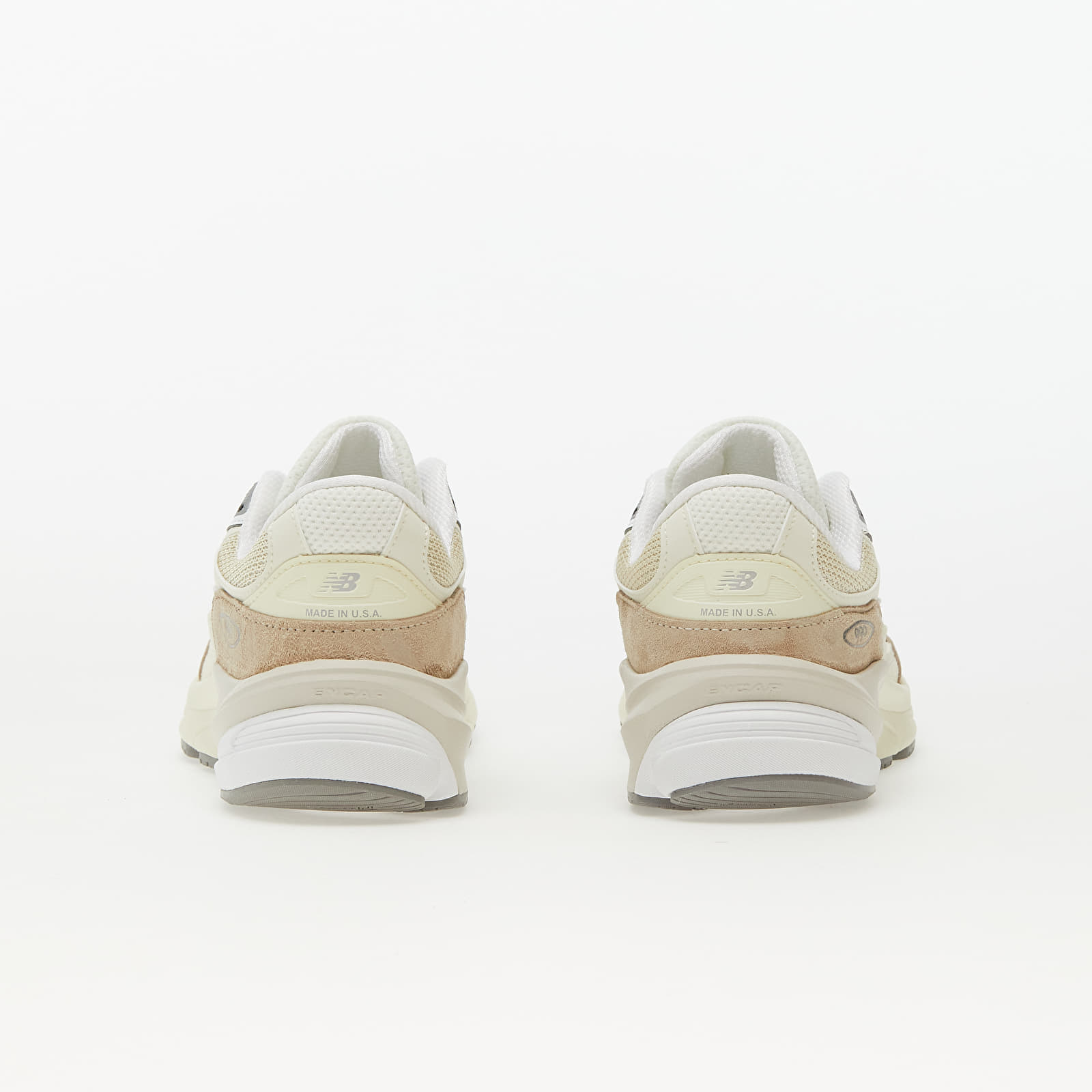 Men's sneakers and shoes New Balance 990 V6 Brown
