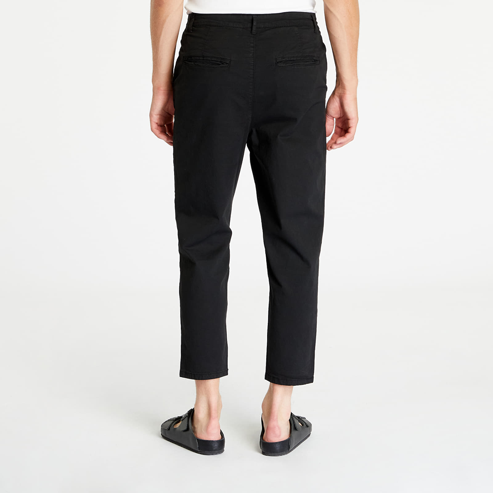 Hlače Urban Classics Cropped Chino Pants Black