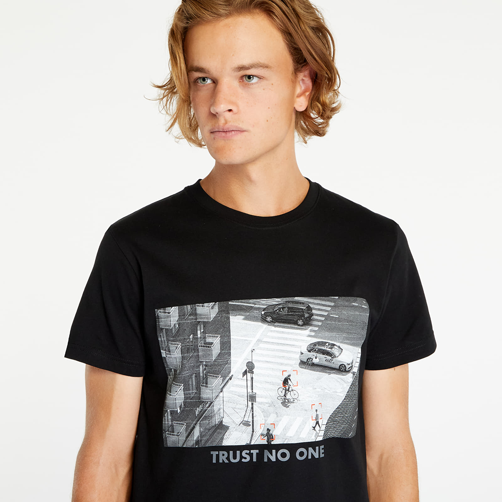 T-shirts Urban Classics Trust no one Tee Black