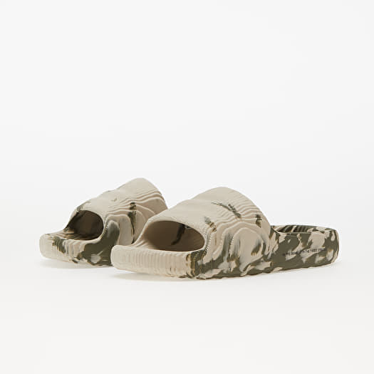 Nike adilette store