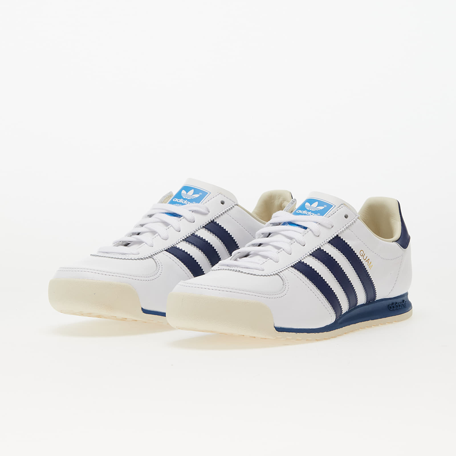 Turnschuhe und Schuhe fur Manner adidas Originals Guam Ftw White Dark Blue Core White Queens