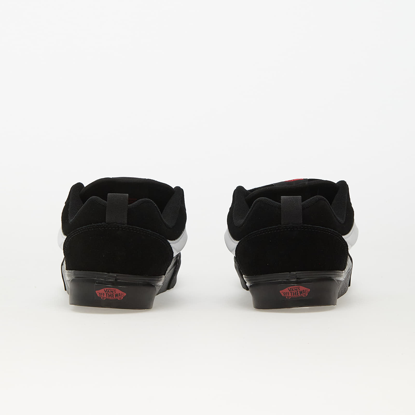 Scarpe e scarpe da ginnastica da uomo Vans Knu Skool Suede Black