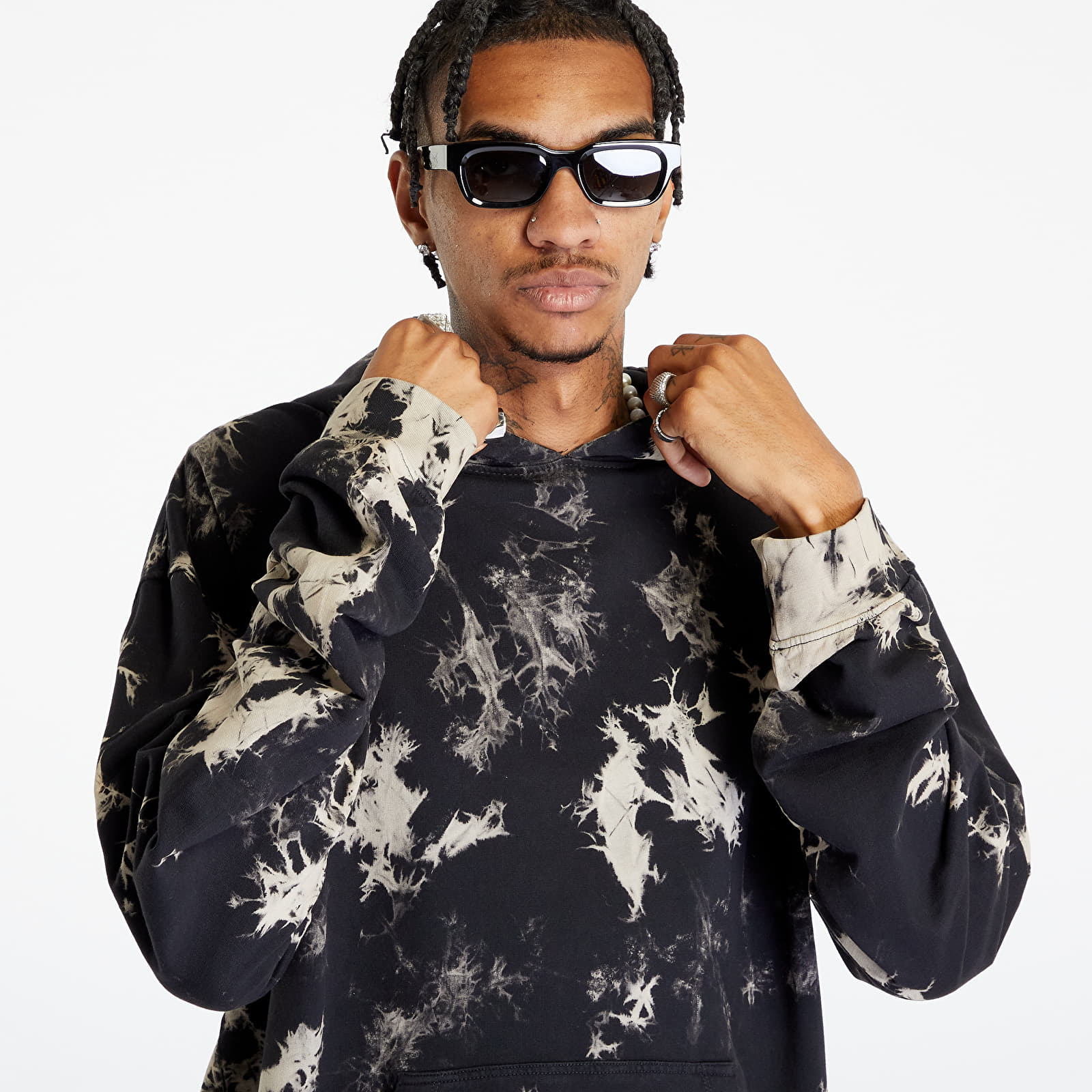 Mikiny Urban Classics Bleached Hoody Black