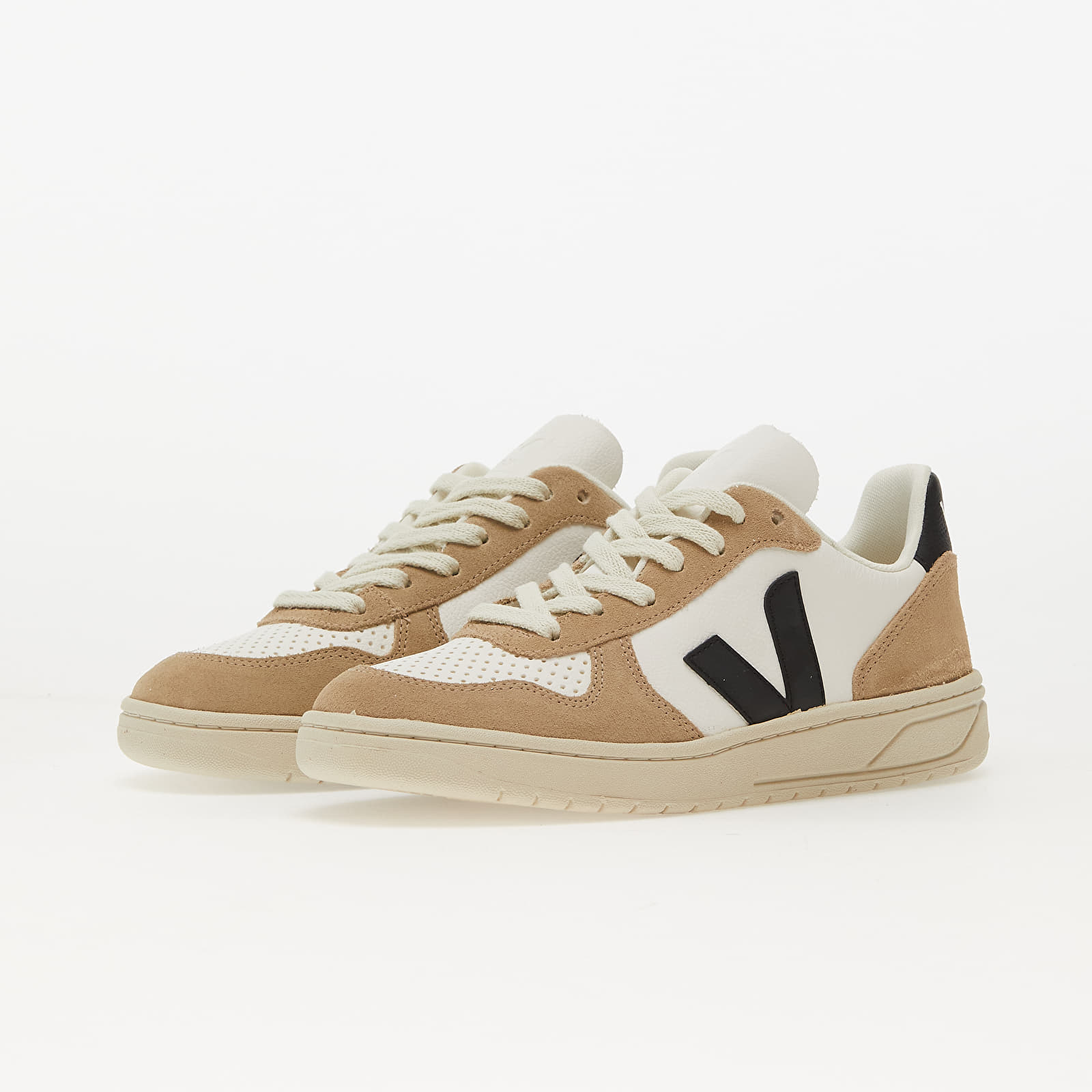 Sneakers og sko til kvinder Veja V-10 W Extra White/ Black/ Sahara