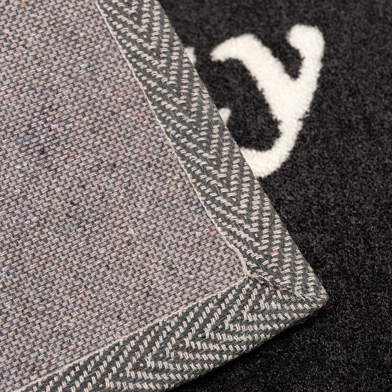 Doplňky RIPNDIP Go Away Rug Black