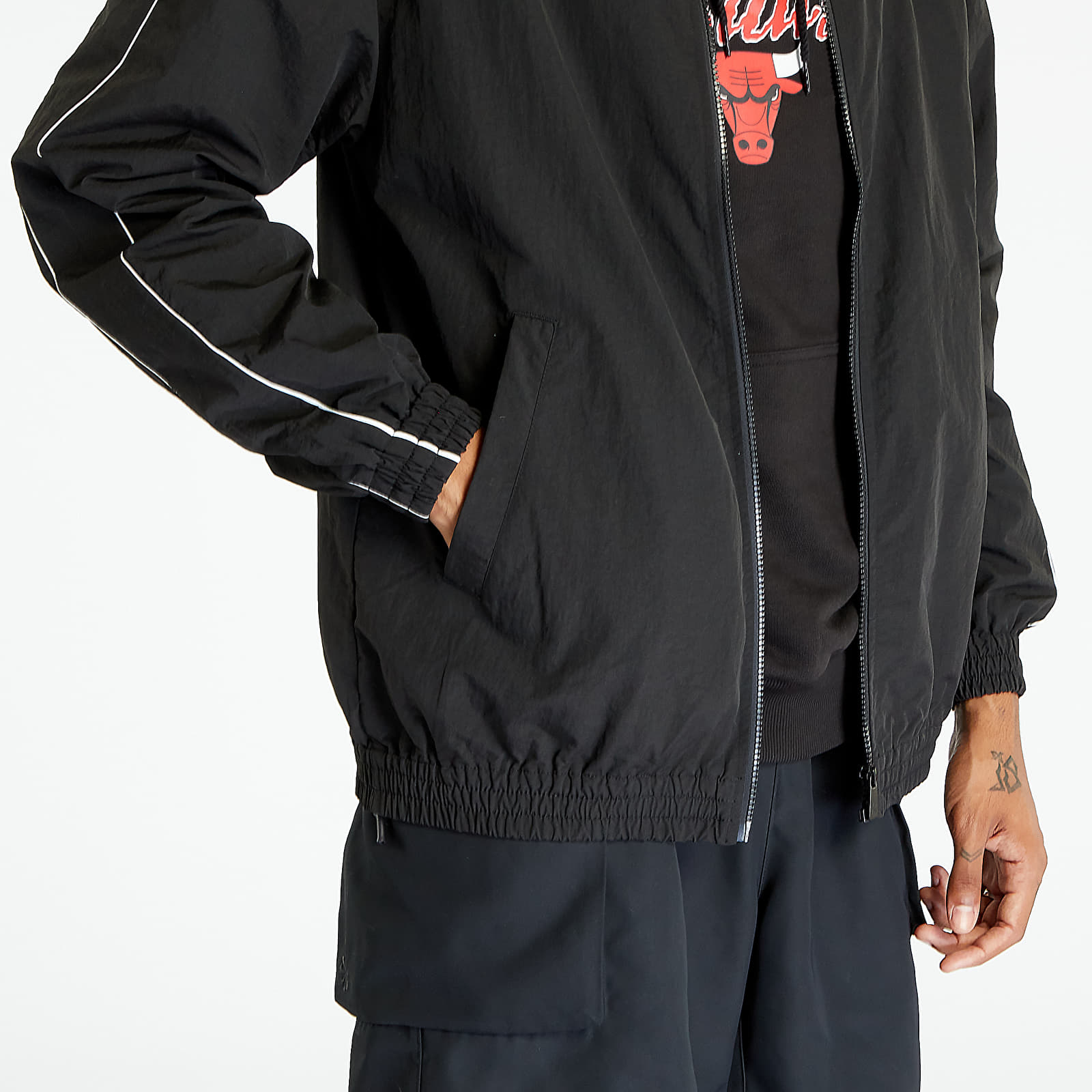 Windbreakers New Era NBA Track Jacket Chicago Bulls Black/ Front Door Red