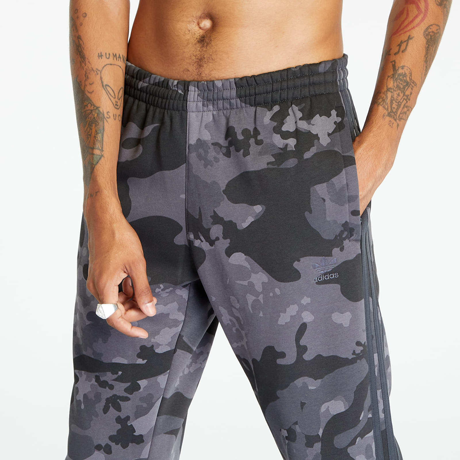 Jeans and trousers adidas Originals Camo Sweatpant Carbon Queens
