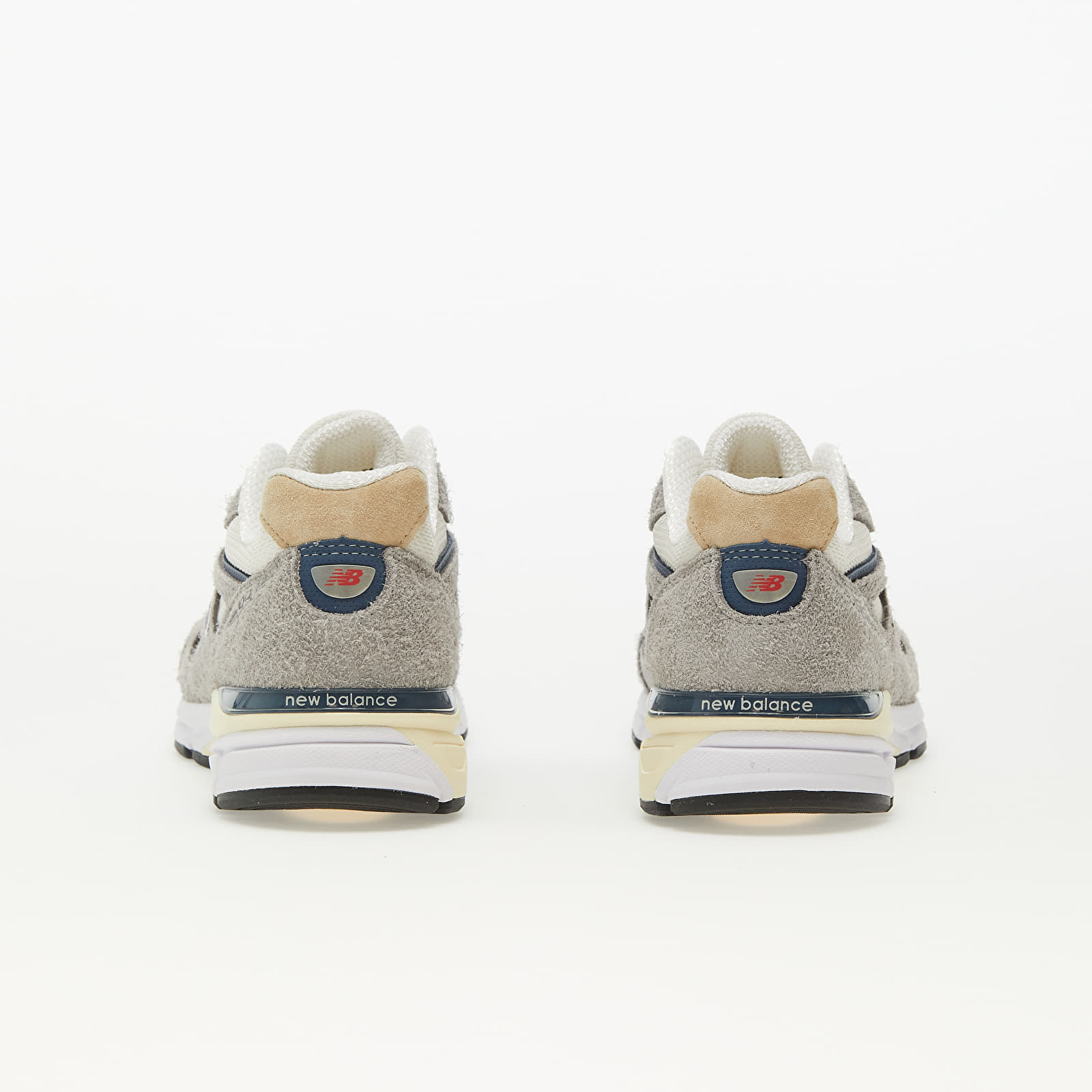 Men's sneakers and shoes New Balance 990 V4 Grey