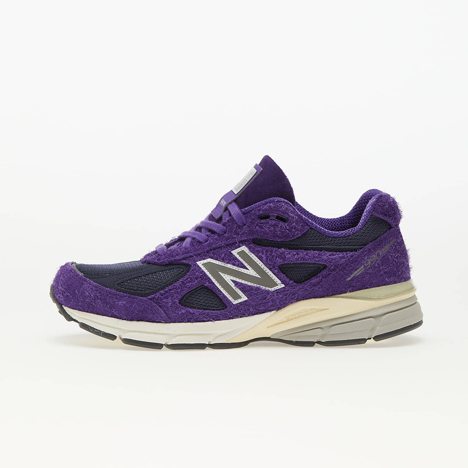 Men's sneakers and shoes New Balance 990 V4 Purple