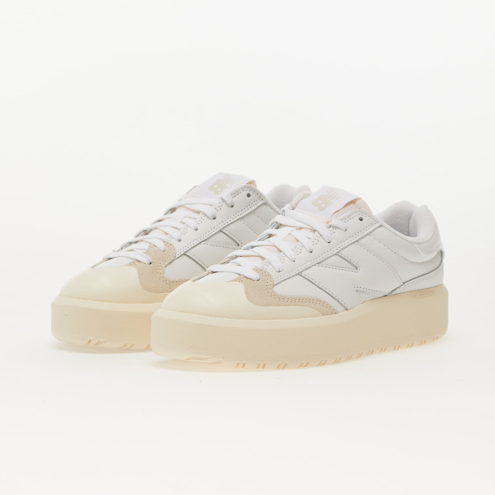 Adidași și pantofi pentru bărbați New Balance CT302 White