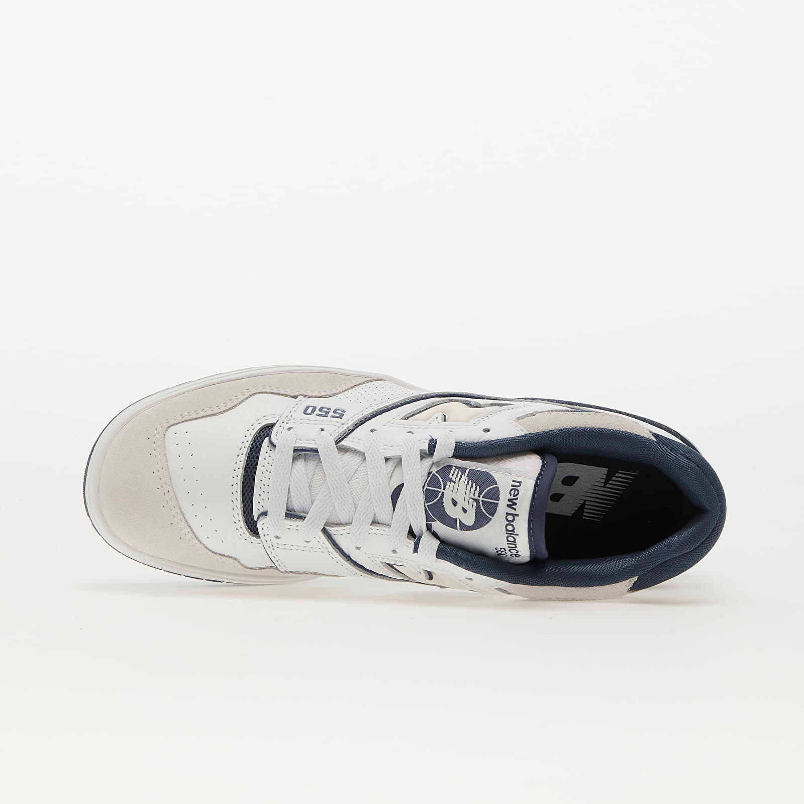 Vīriešu čības un apavi New Balance 550 White