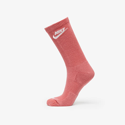 Nike everyday hotsell plus socks