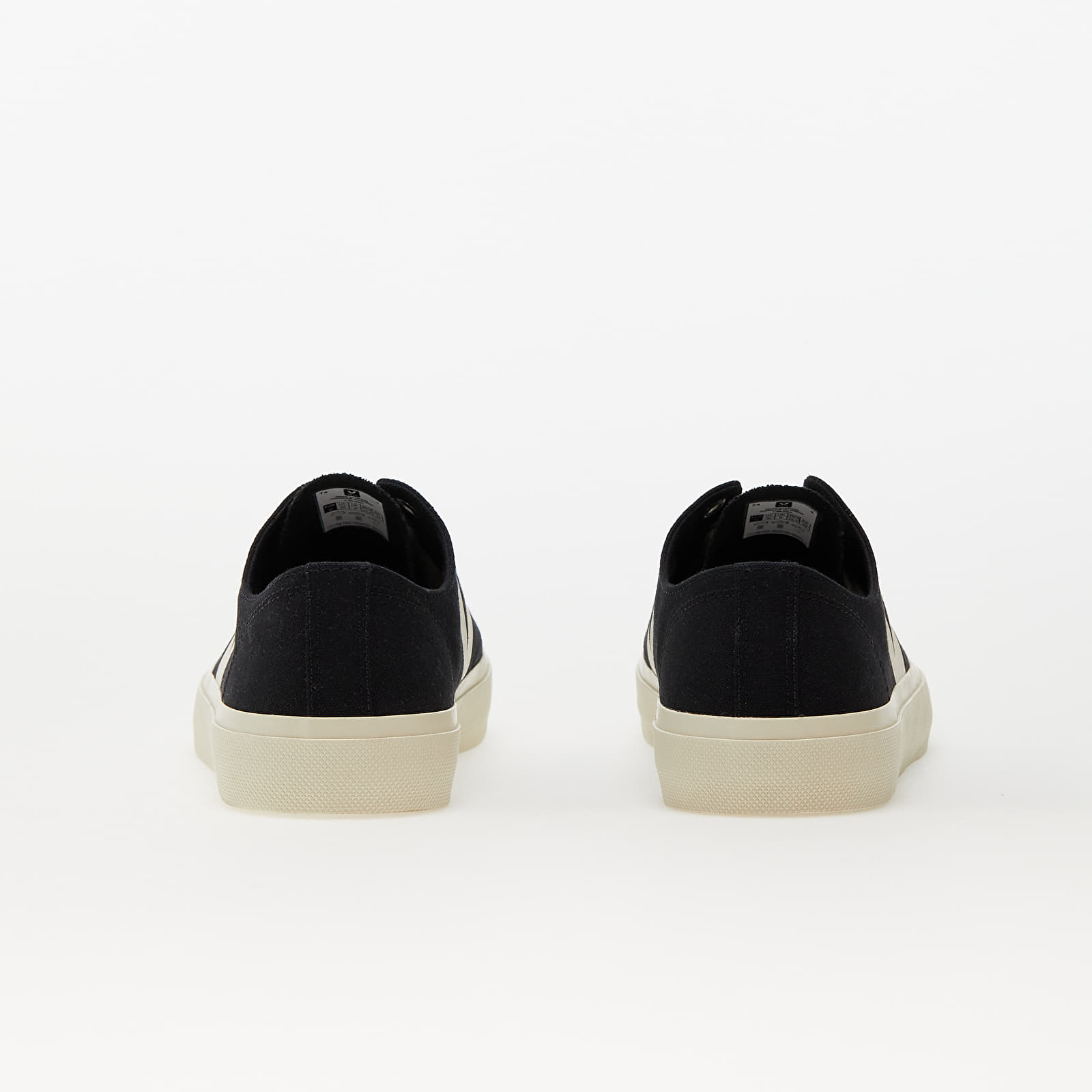 Men's sneakers and shoes Veja Wata II Low Canvas Black/ Pierre