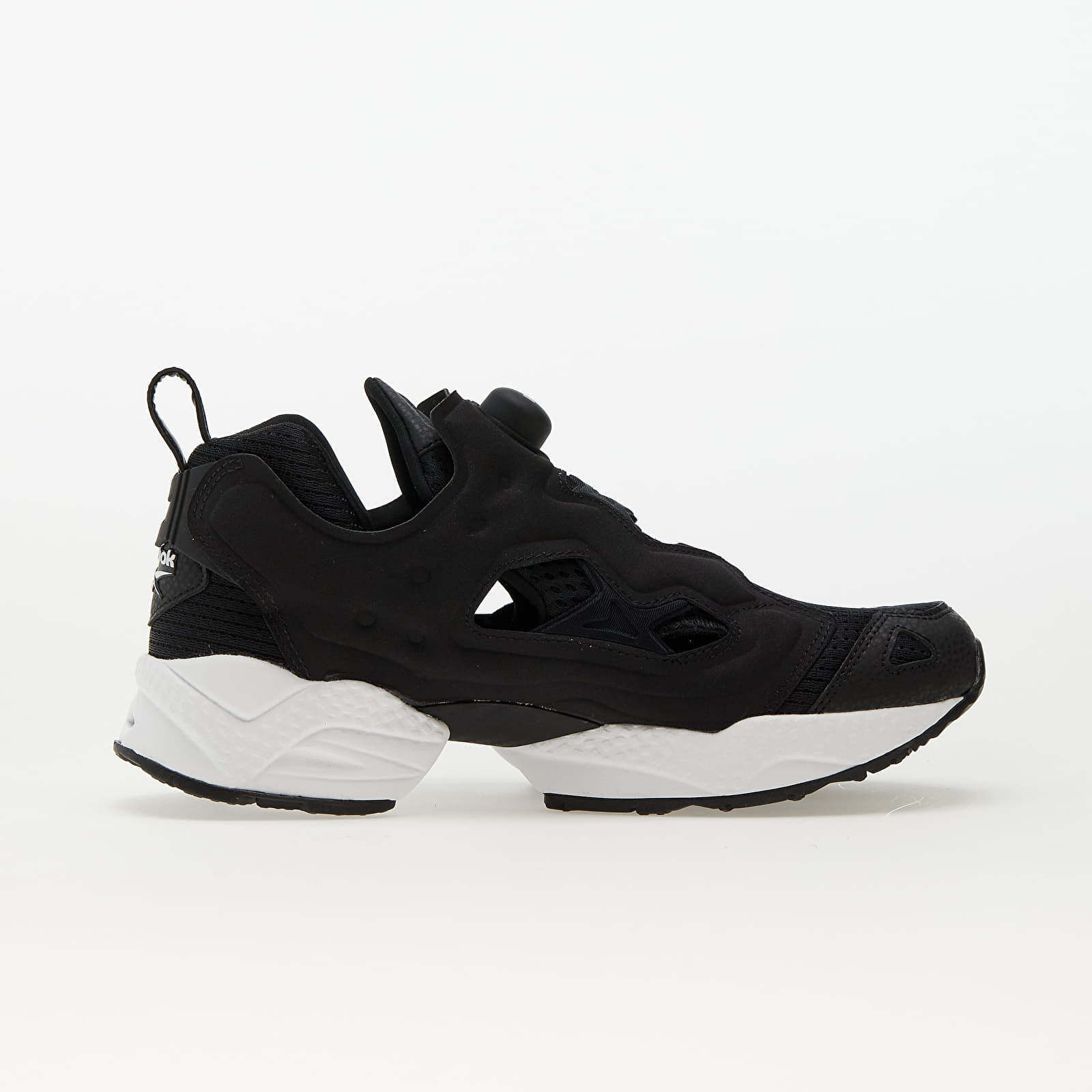 Men s sneakers and shoes Reebok Instapump Fury 95 Core Black Ftw White Core Black Queens