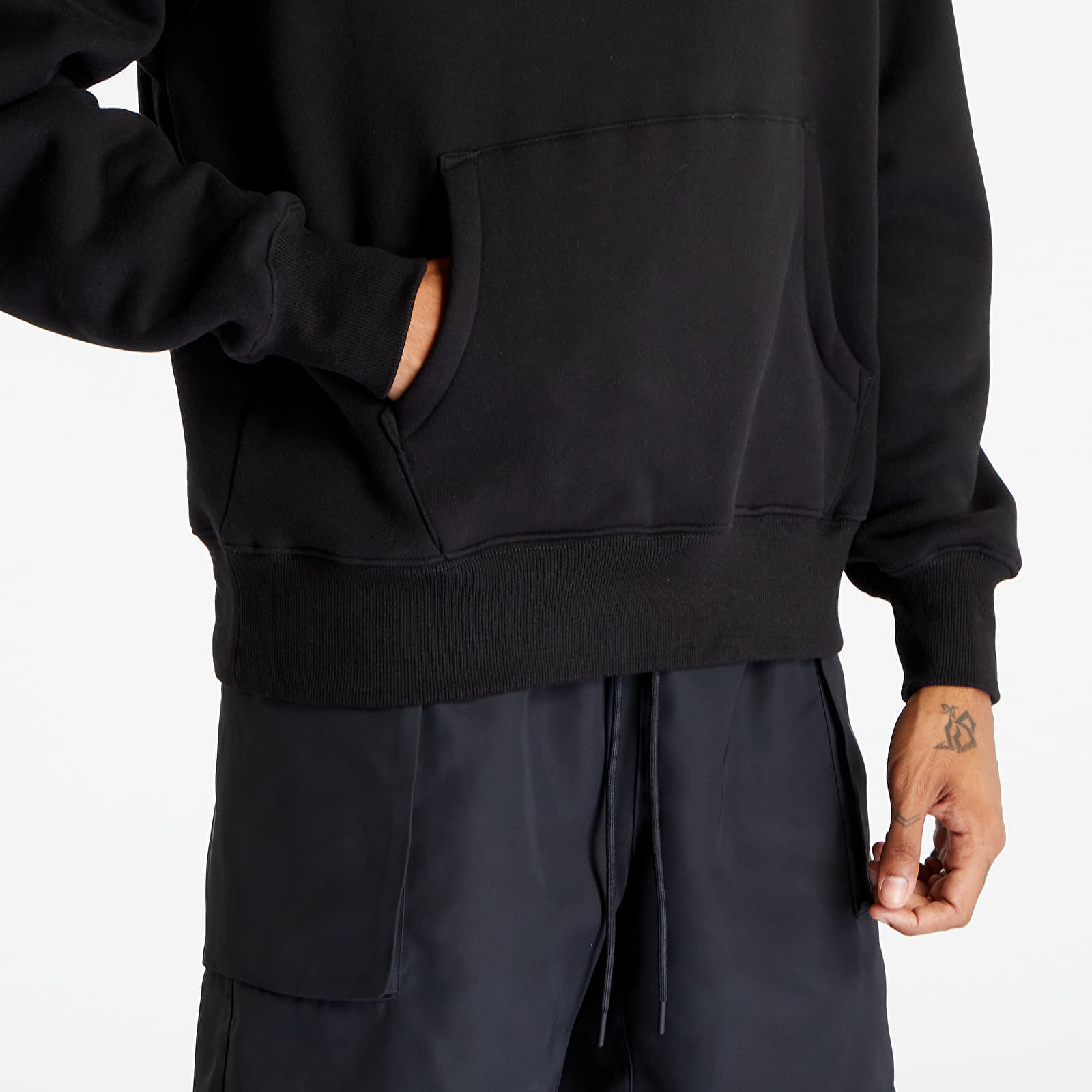Hanorace PLEASURES Neural Hoodie Black