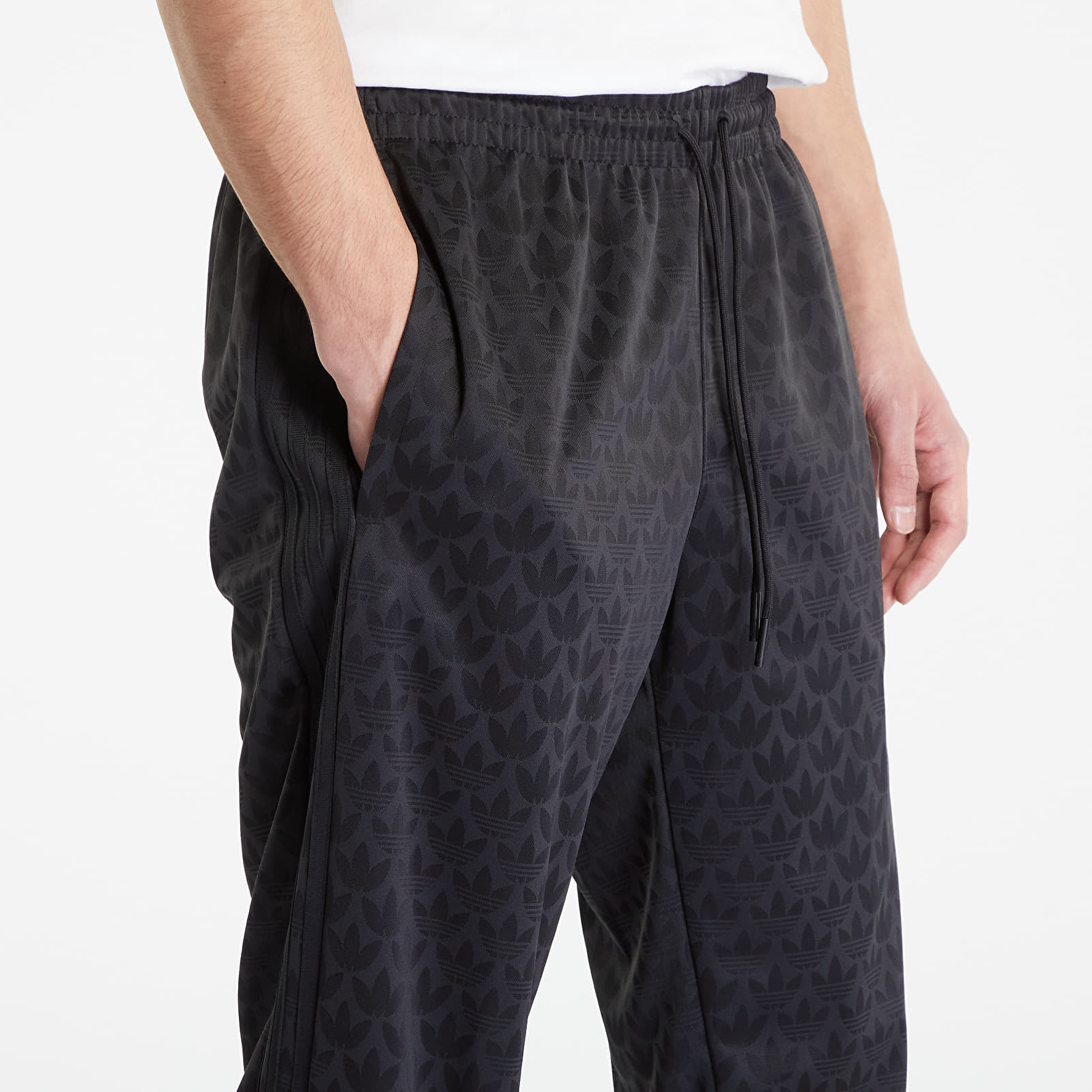 Džínsy a nohavice adidas Originals Graphics Monogram Trackpant Black