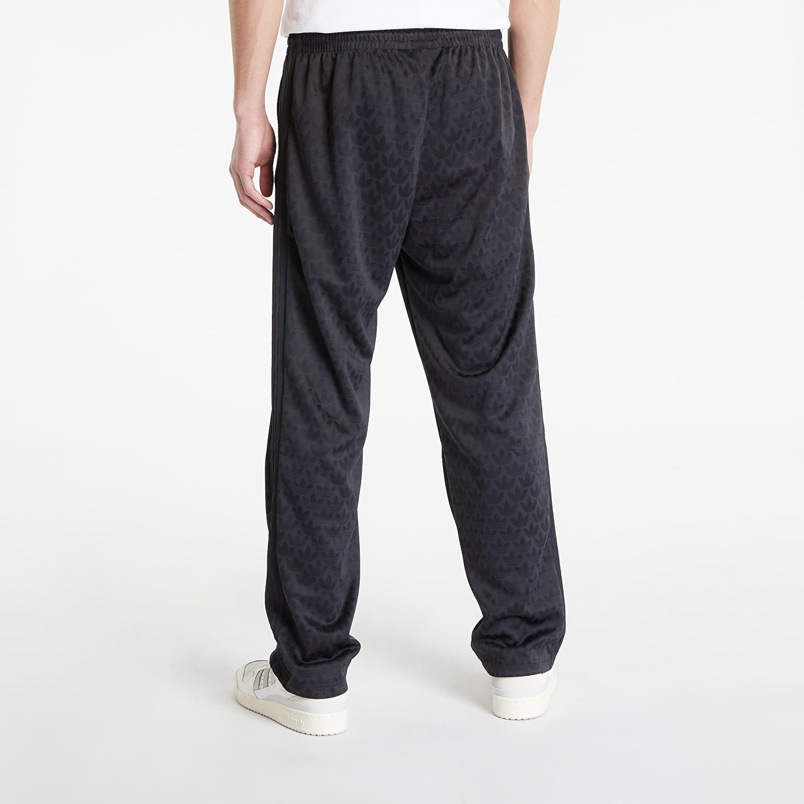 Džínsy a nohavice adidas Originals Graphics Monogram Trackpant Black