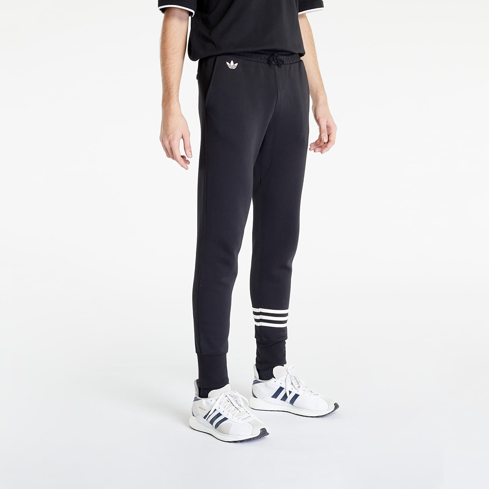 Tepláky adidas Originals New Classics Sweatpants Black