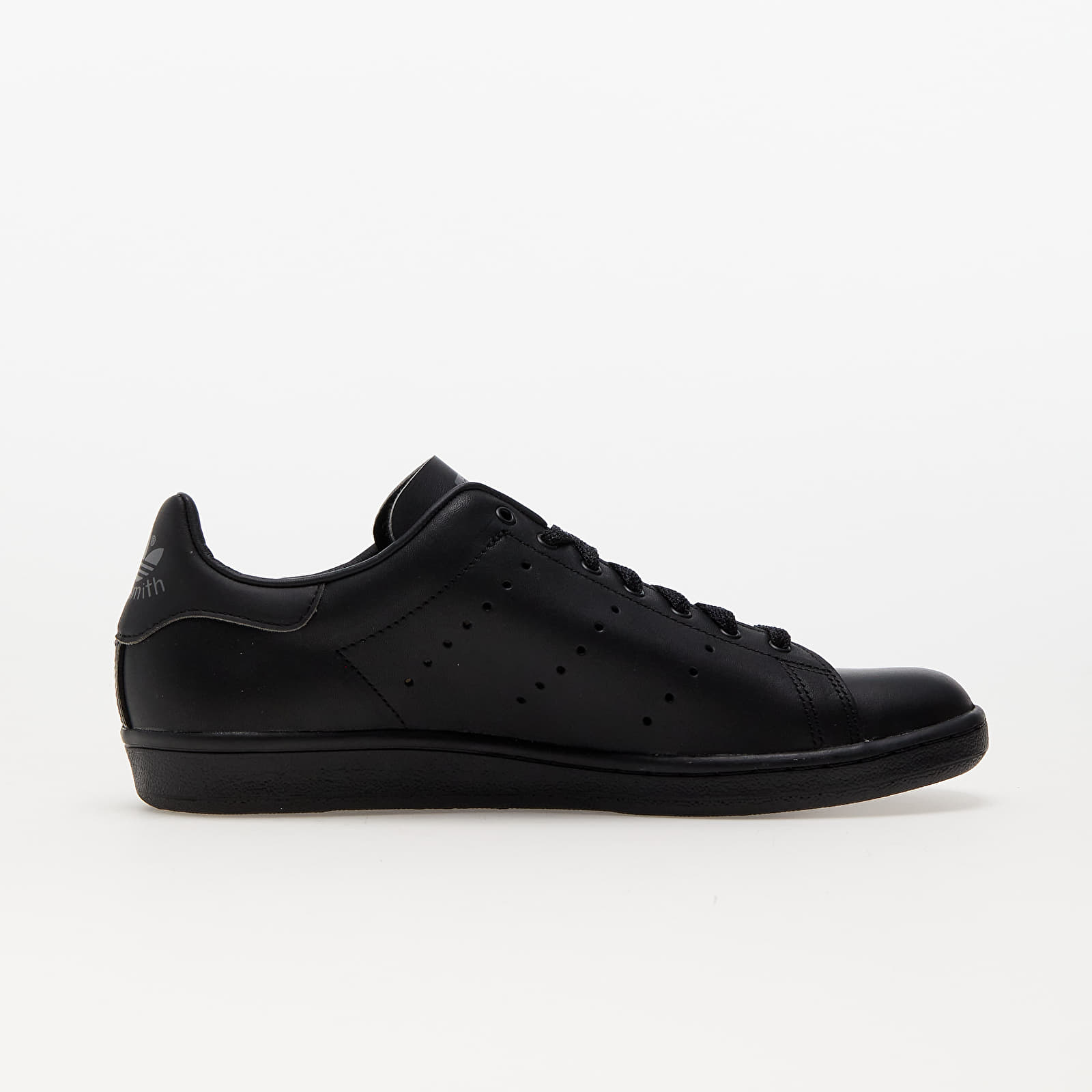 All black adidas stan smith online