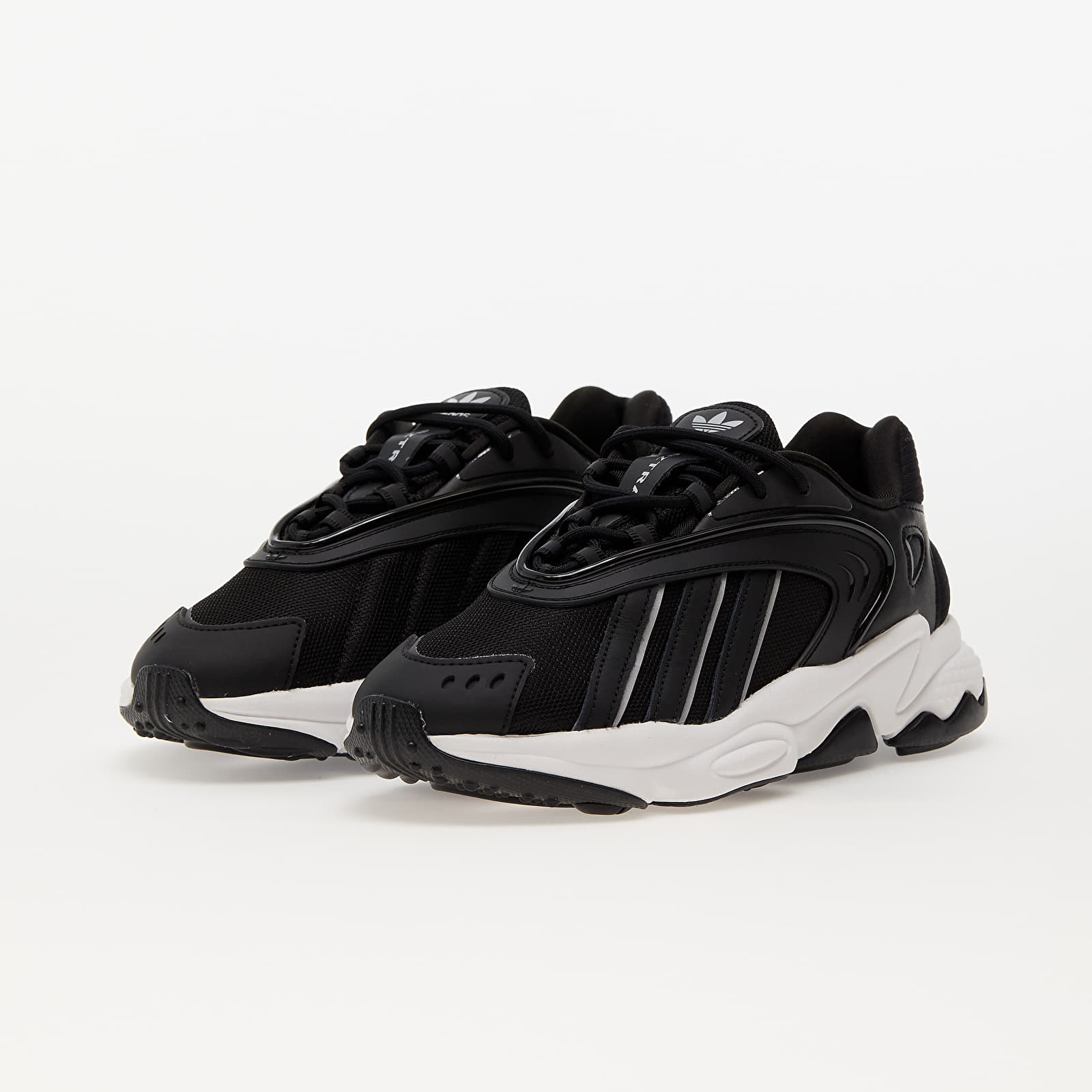Vīriešu čības un apavi adidas Originals Oztral Core Black/ Core Black/ Silver Metallic
