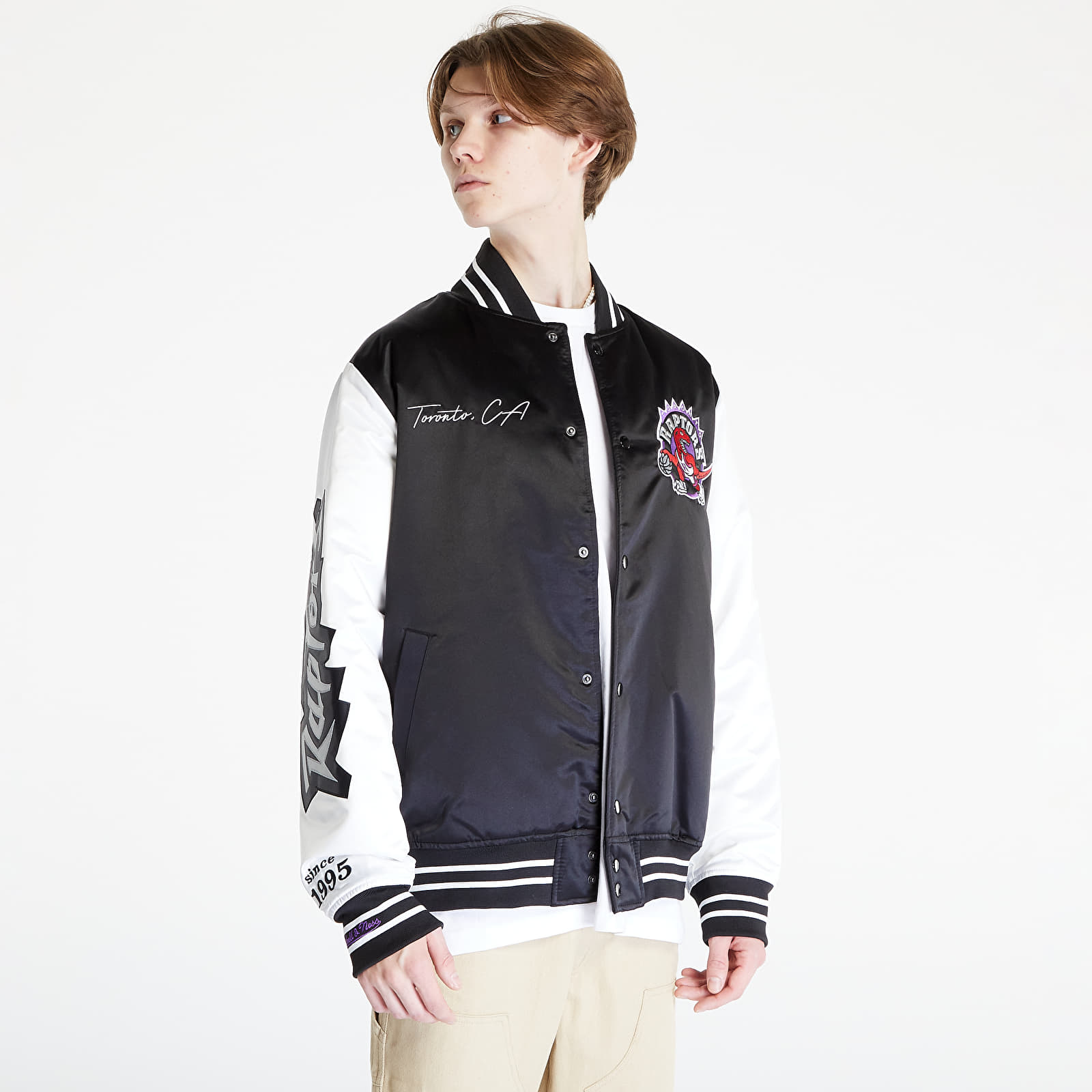 Jackets Mitchell & Ness Team Origins Varsity Satin Toronto Raptors Jacket Black/ White