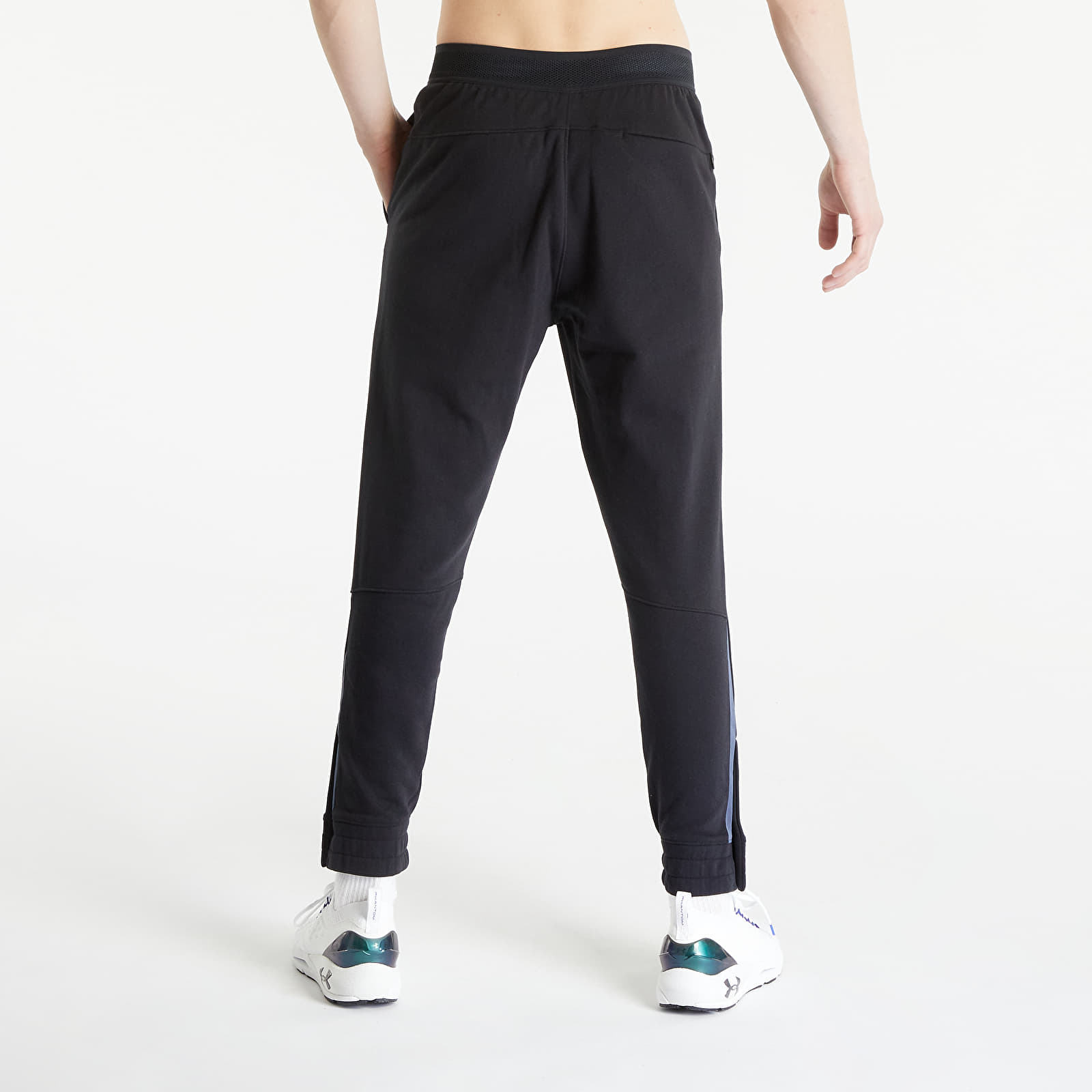 Ua accelerate sweatpants top