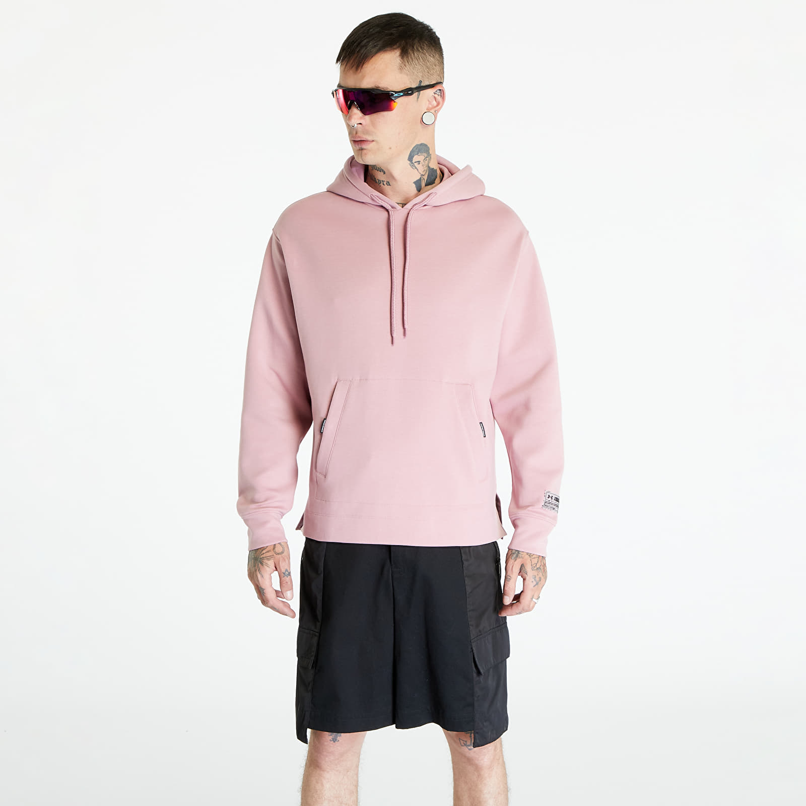Black and pink under armour sweatshirt store