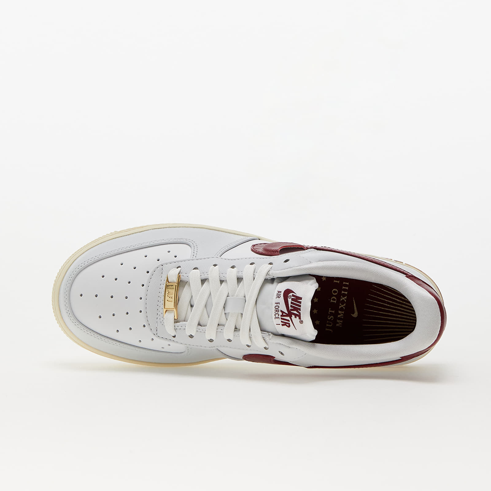 Дамски кецове и обувки Nike Air Force 1 '07 Se Photon Dust/ Team Red-Summit White-Muslin
