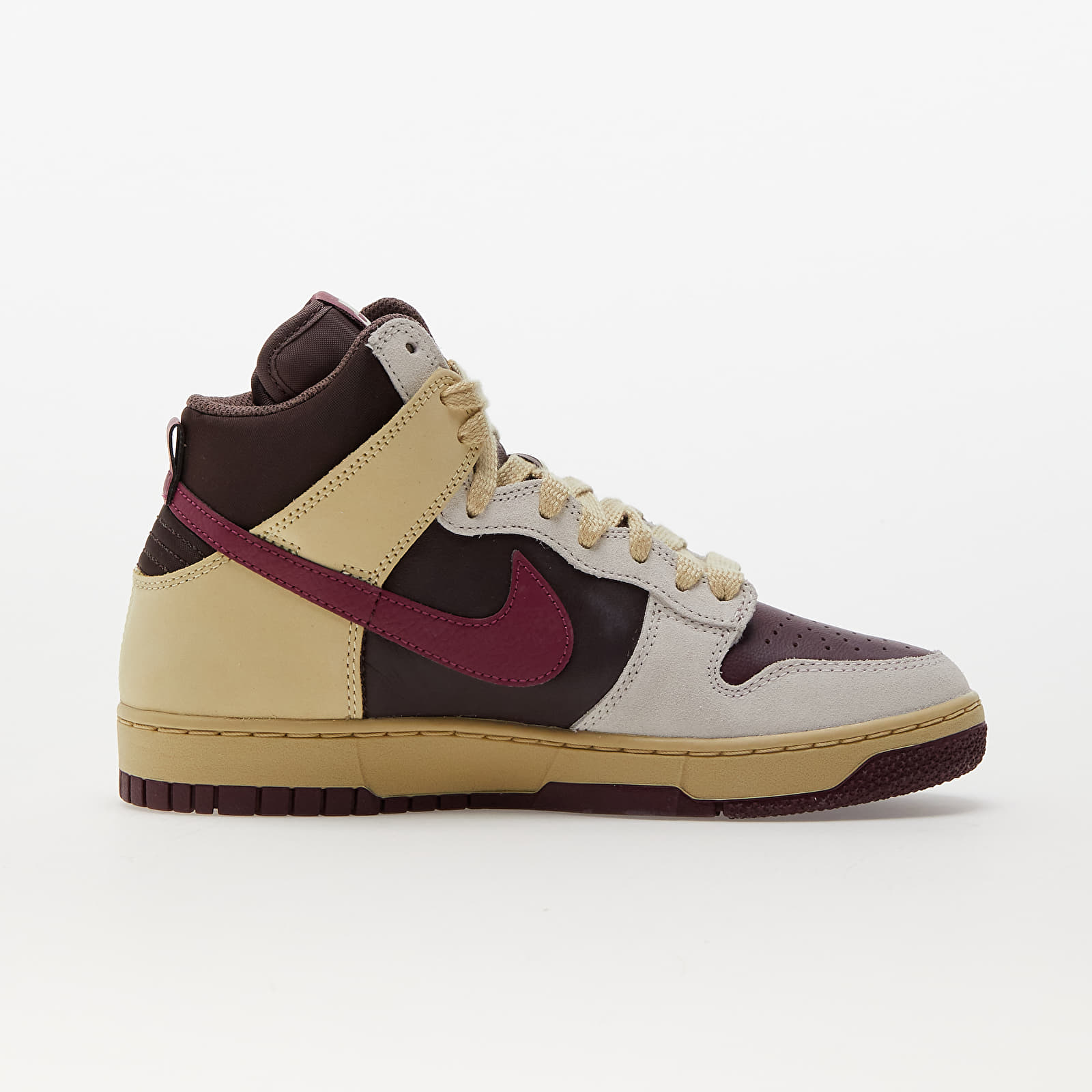 Vīriešu čības un apavi Nike Wmns Dunk High 1985 Alabaster/ Rosewood-Earth-Night Maroon