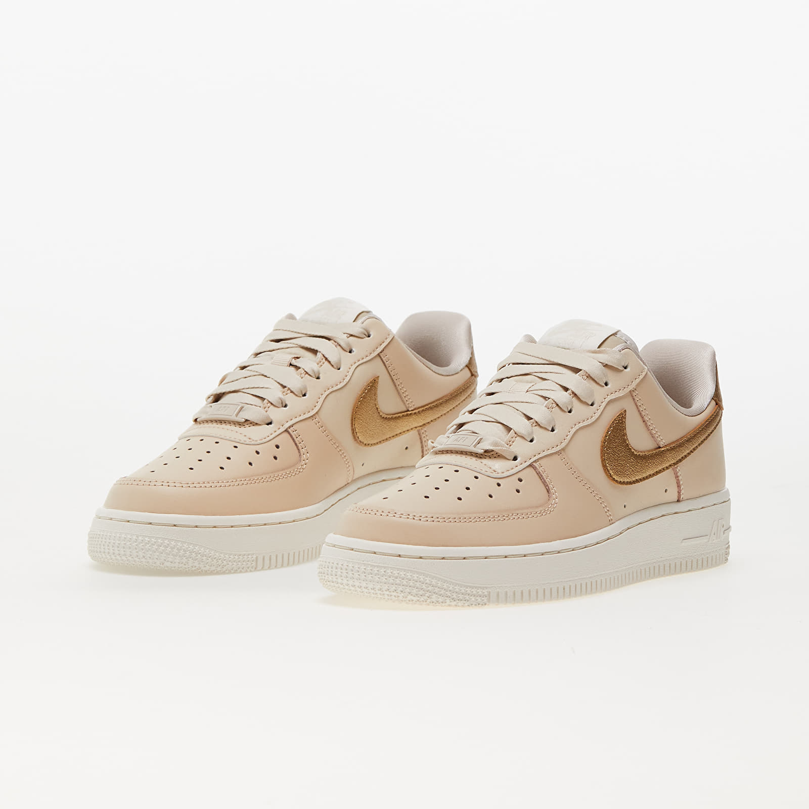 Nike air force 1 07 metallic gold deals