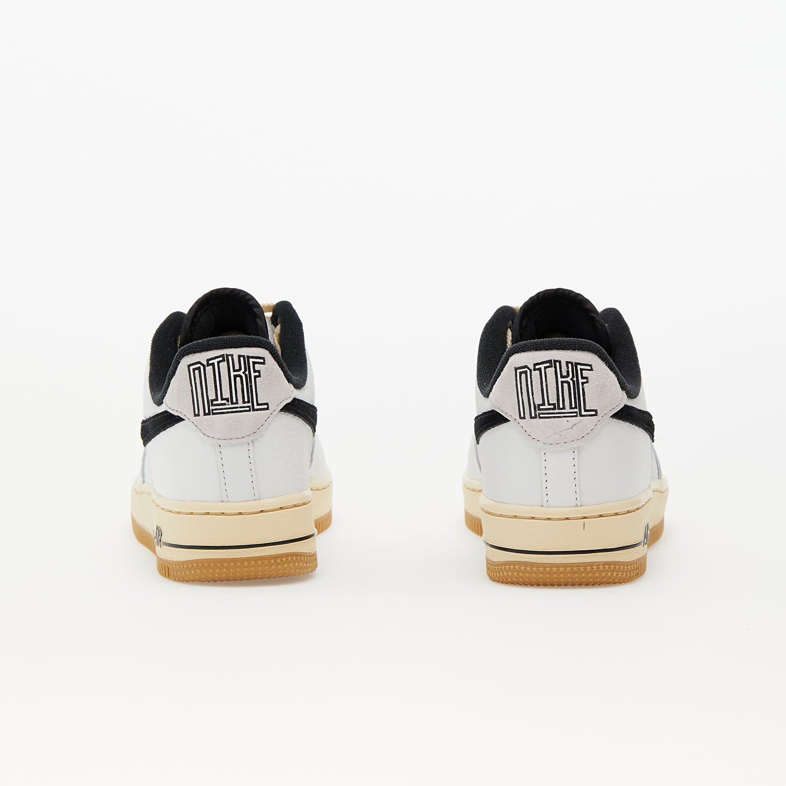 Men s shoes Nike W Air Force 1 07 LX Summit White Black Muslin