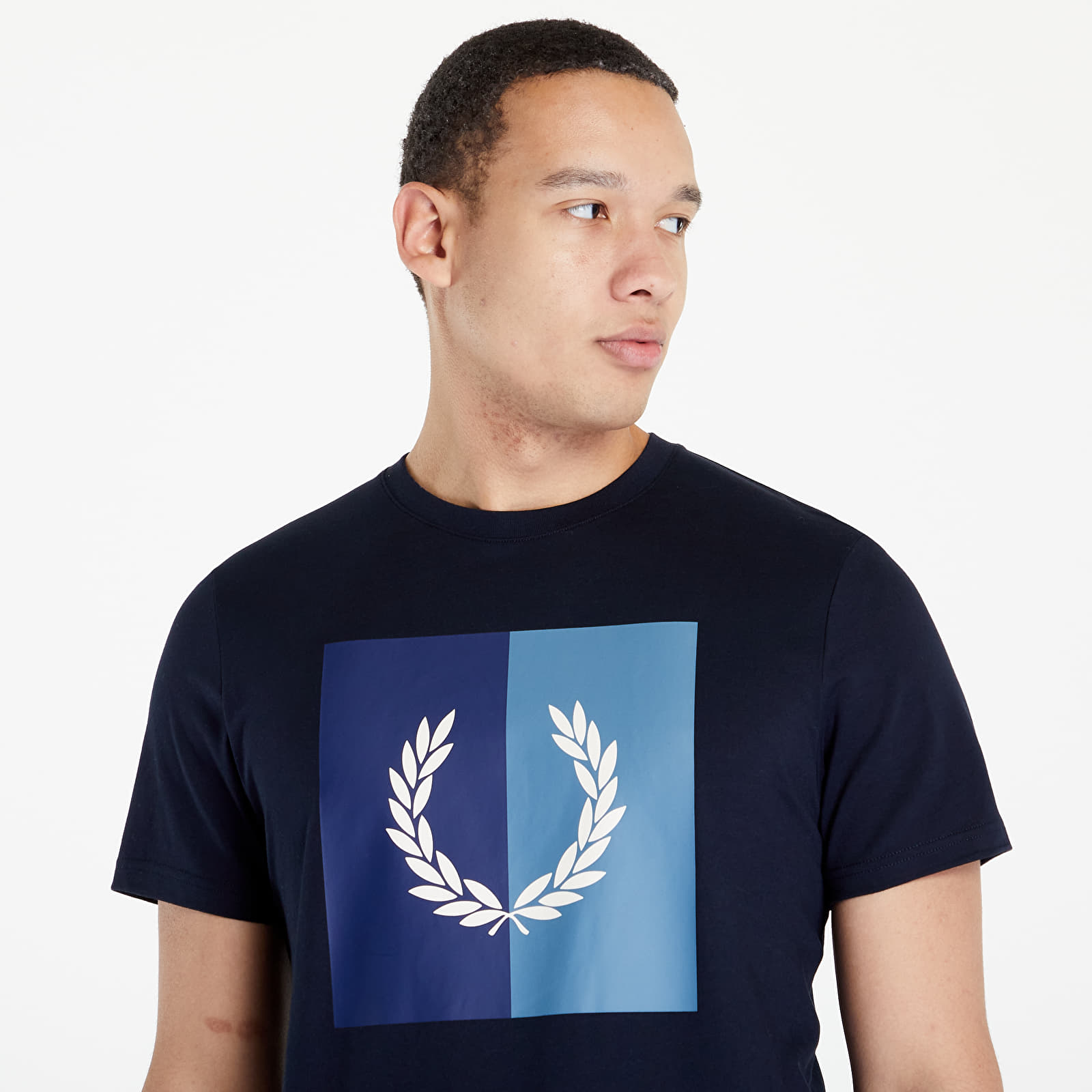 T-shirts FRED PERRY Laurel Wreath Graphic T-Shirt Navy