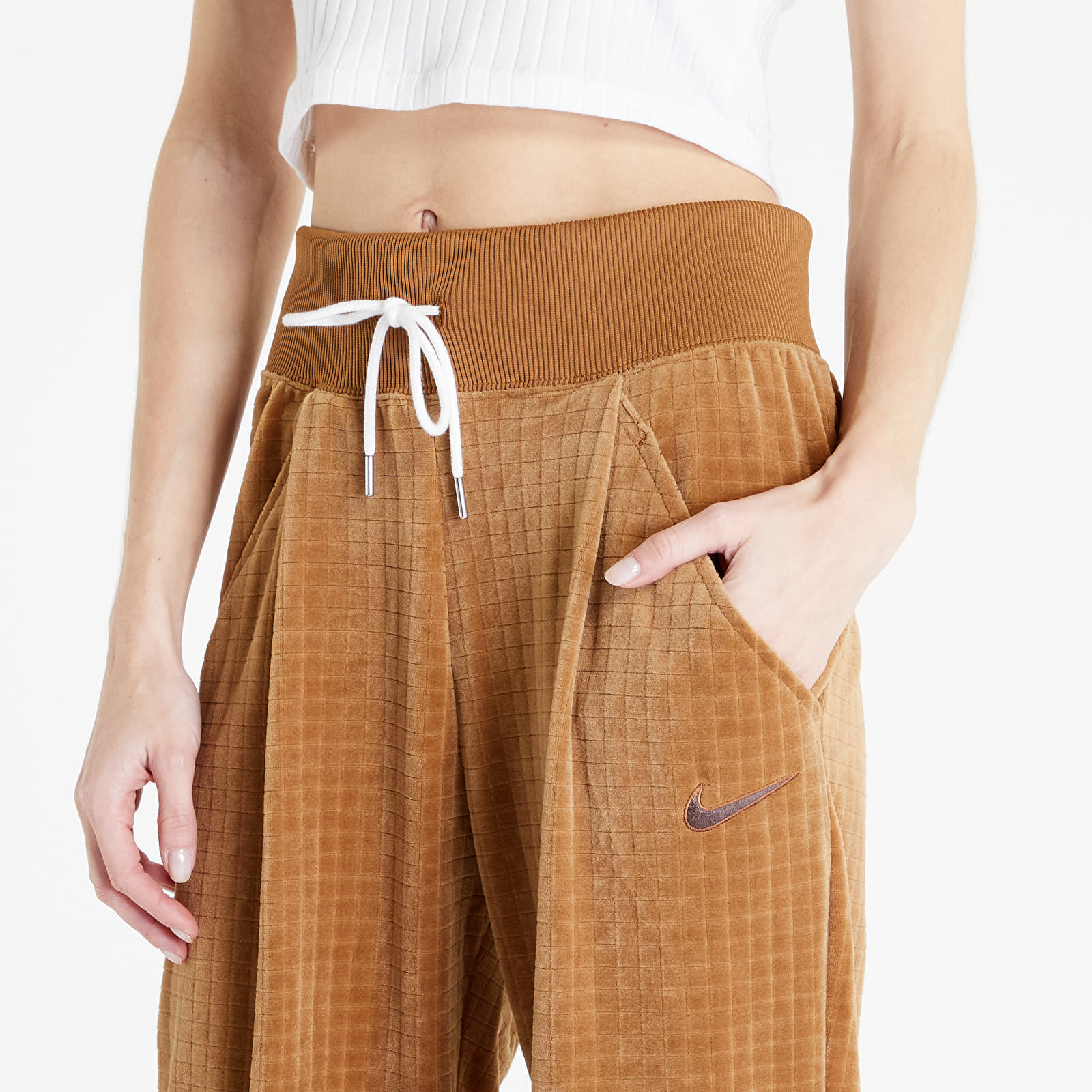 Jeans and trousers Nike Sportswear Women s Velour High Rise Jogger Ale Brown Ironstone Queens