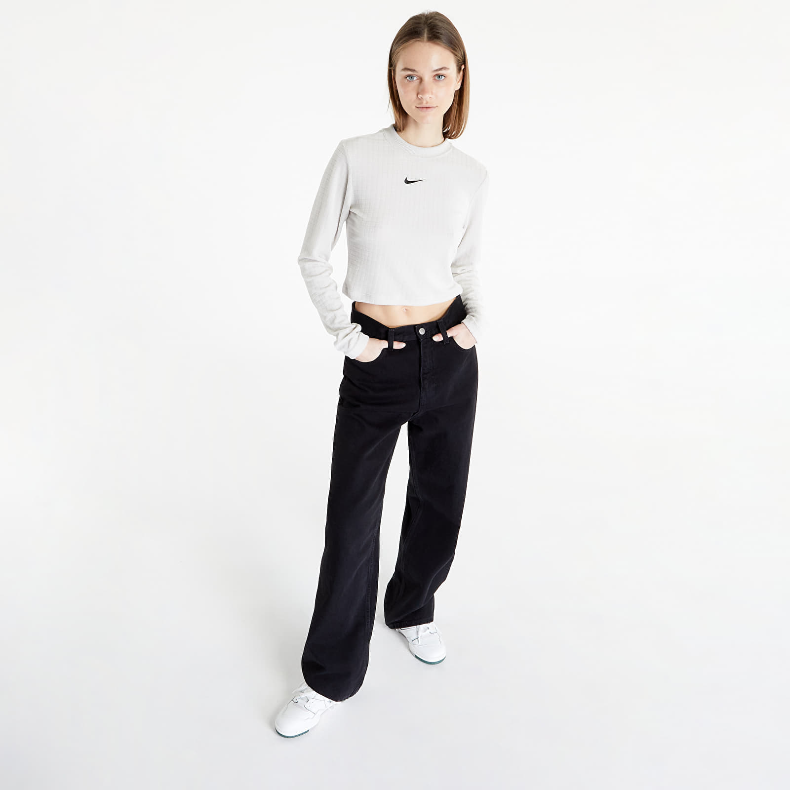 T-Shirts Nike Sportswear Women's Velour Long-Sleeve Top Light Bone/ Black