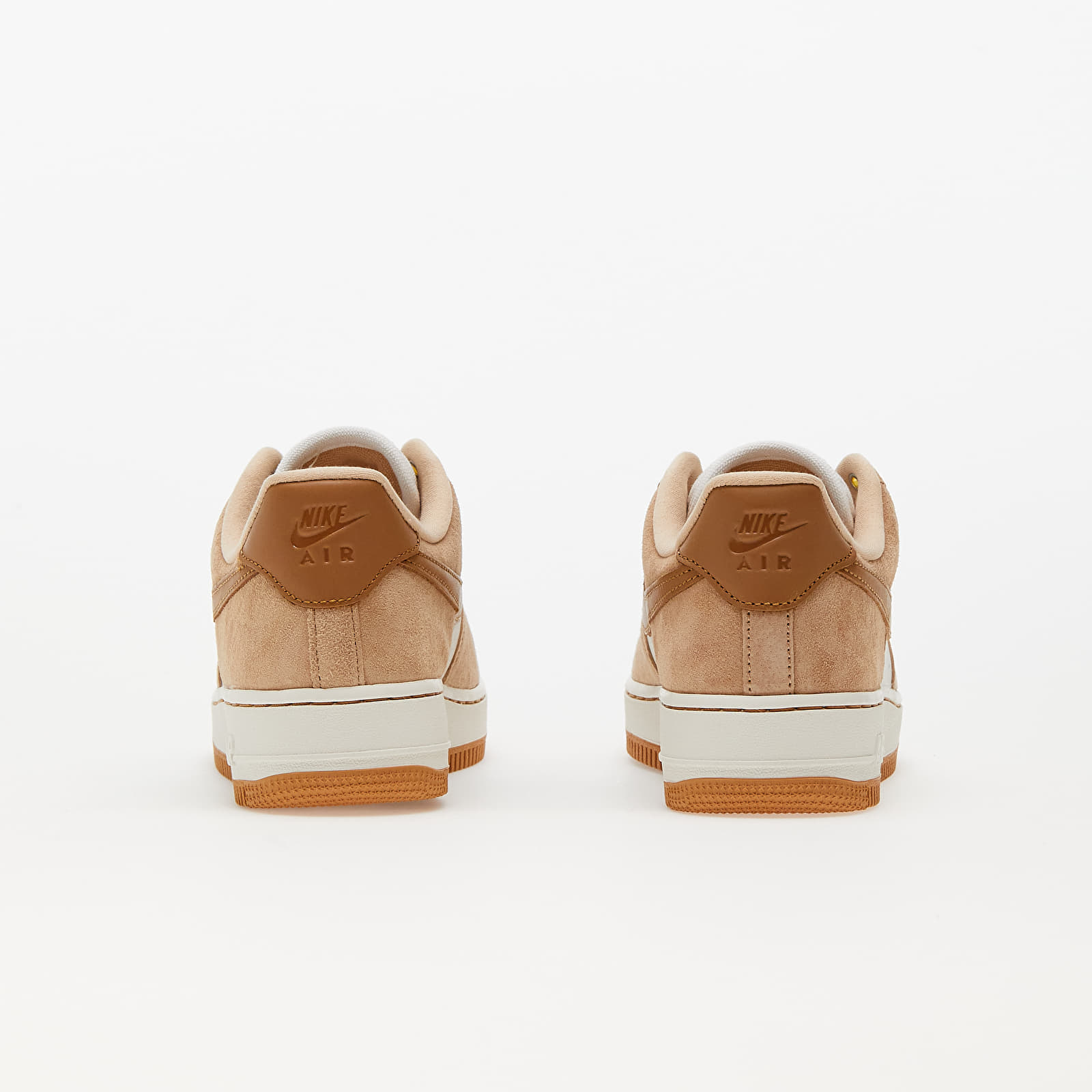Baskets et chaussures pour femmes Nike W Air Force 1 Lxx Vachetta Tan Flax Sail Queens