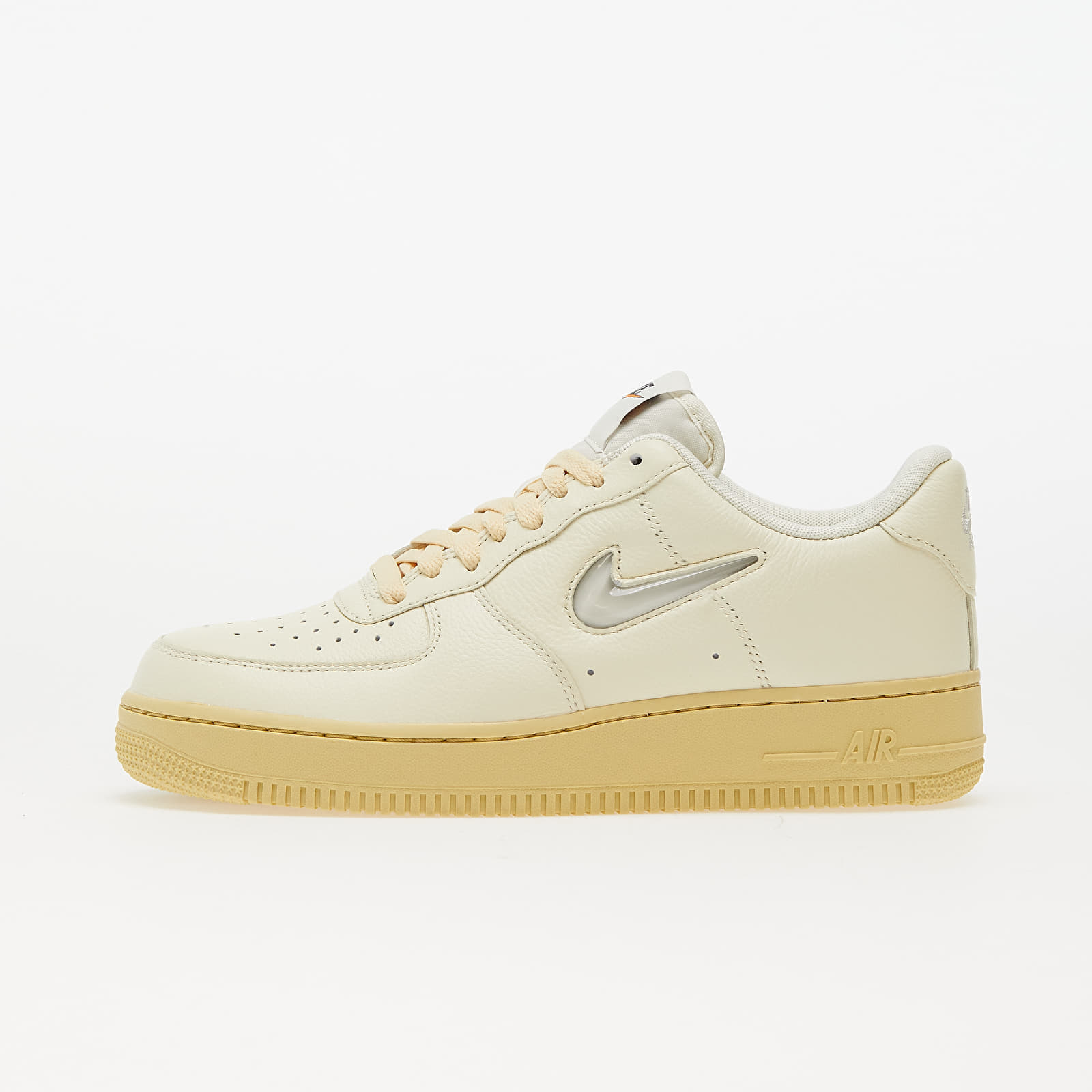 Дамски кецове и обувки Nike W Air Force 1 '07 LX Coconut Milk/ Light Bone-Lemon Wash