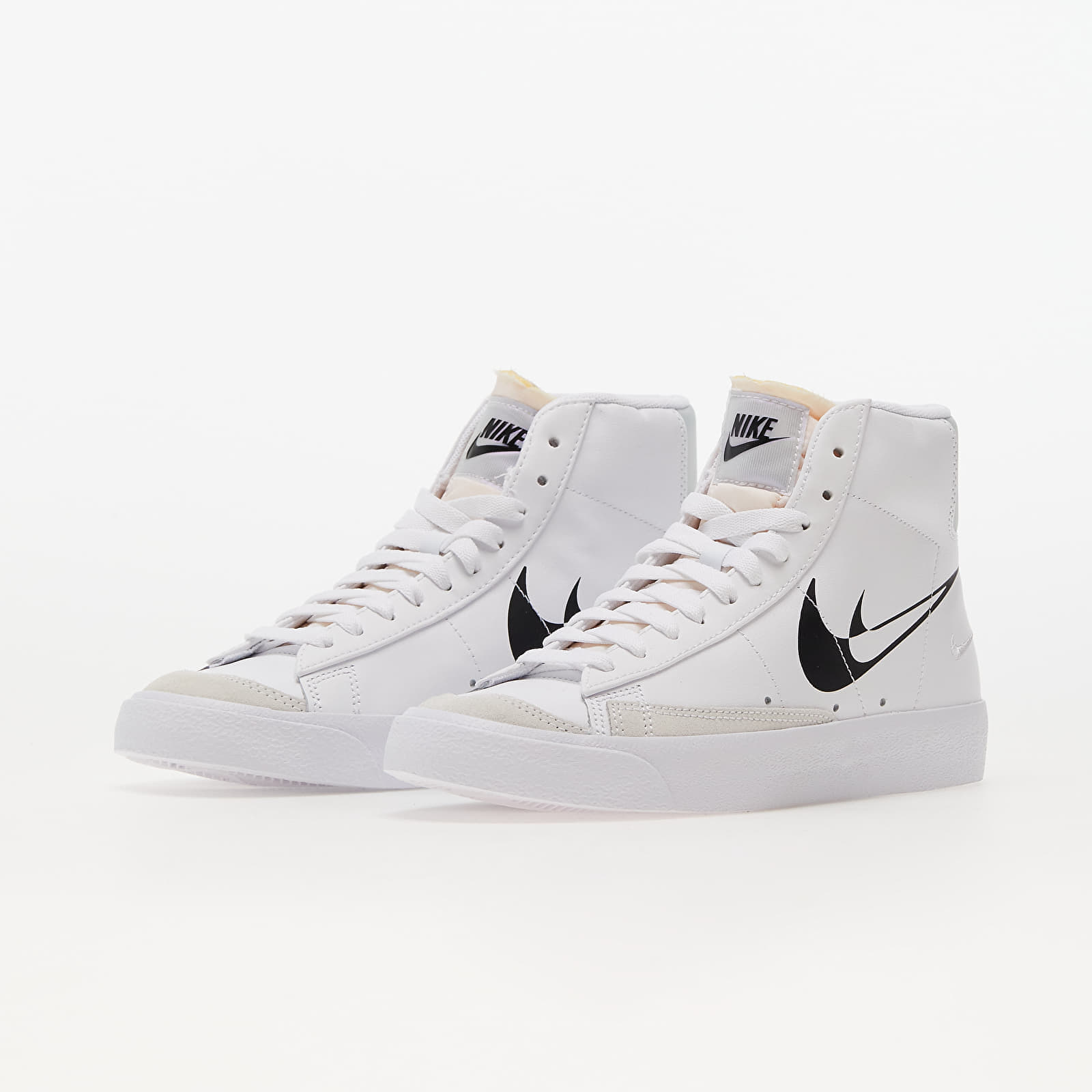 Women s sneakers and shoes Nike Wmns Blazer Mid 77 White Black Queens