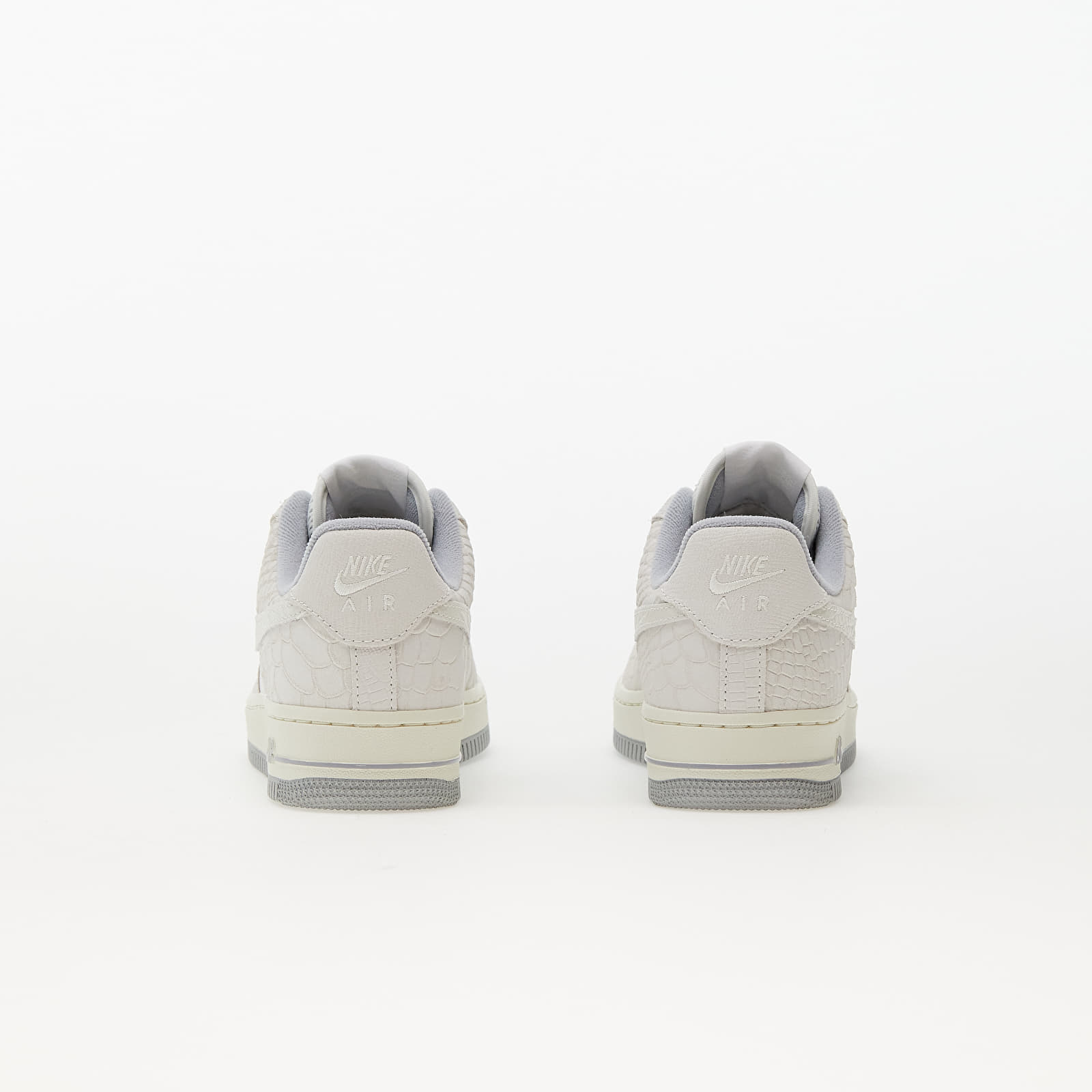 Sieviešu kedas un apavi Nike Wmns Air Force 1 '07 Summit White/ Summit White-Sail-Wolf Grey