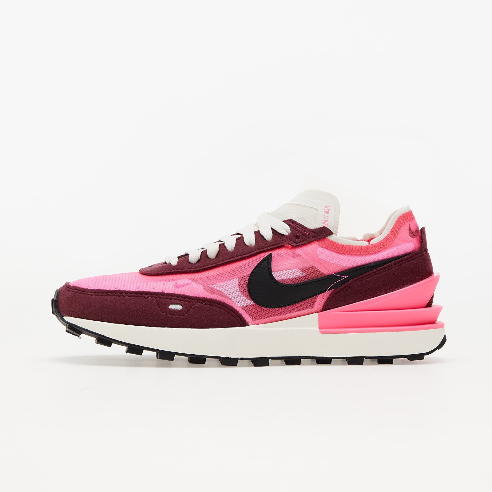 Women's sneakers and shoes Nike W Waffle One Hyper Pink/ Black-Dark Beetroot-Sail