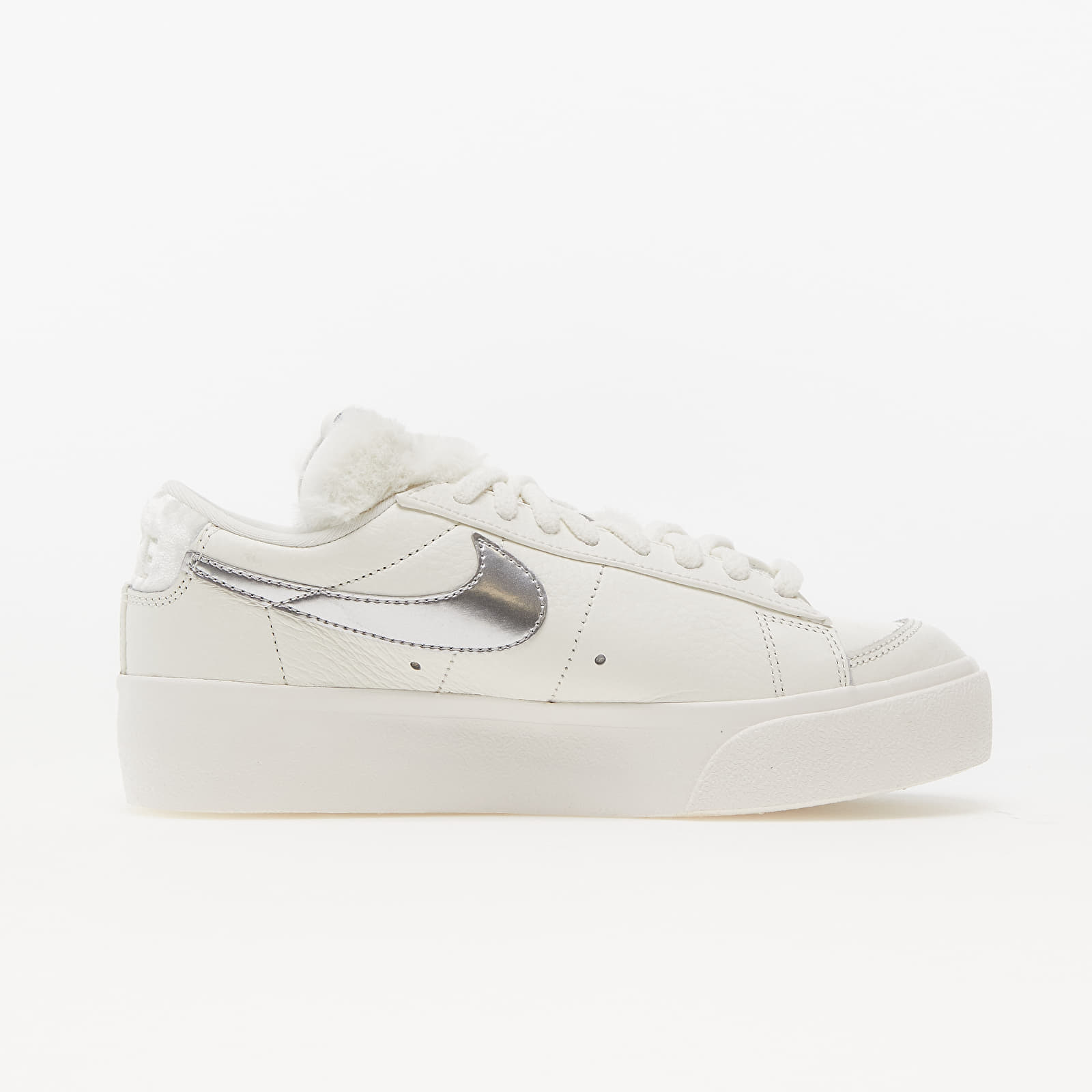 Női cipők Nike Wmns Blazer Low Platform Sail/ Metallic Silver