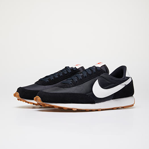 Sneakers nike noir on sale