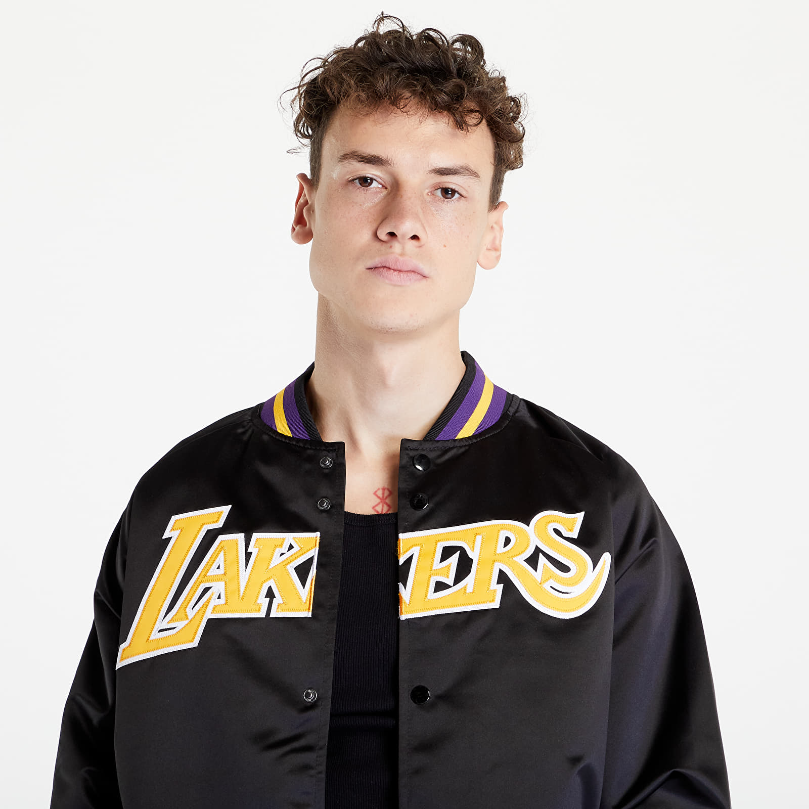 Lakers jacket mitchell and ness 2025