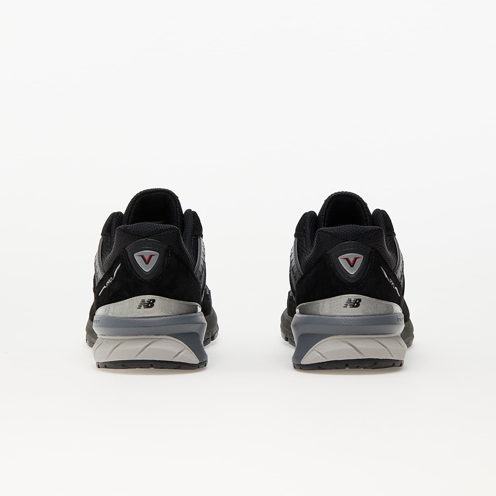 Men's sneakers and shoes New Balance 990 V6 Black/ Silver