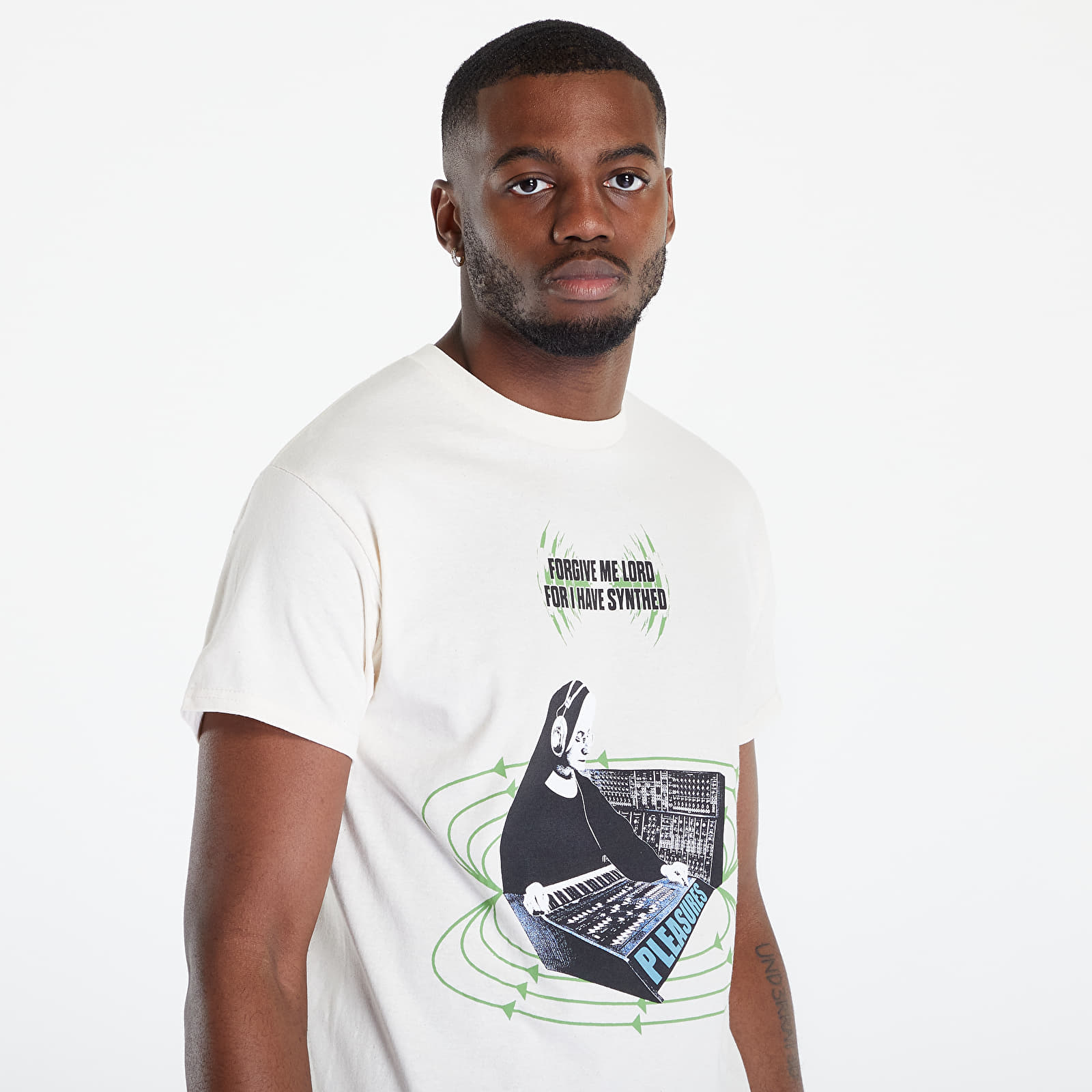 Camisetas PLEASURES Synth T-Shirt Cream