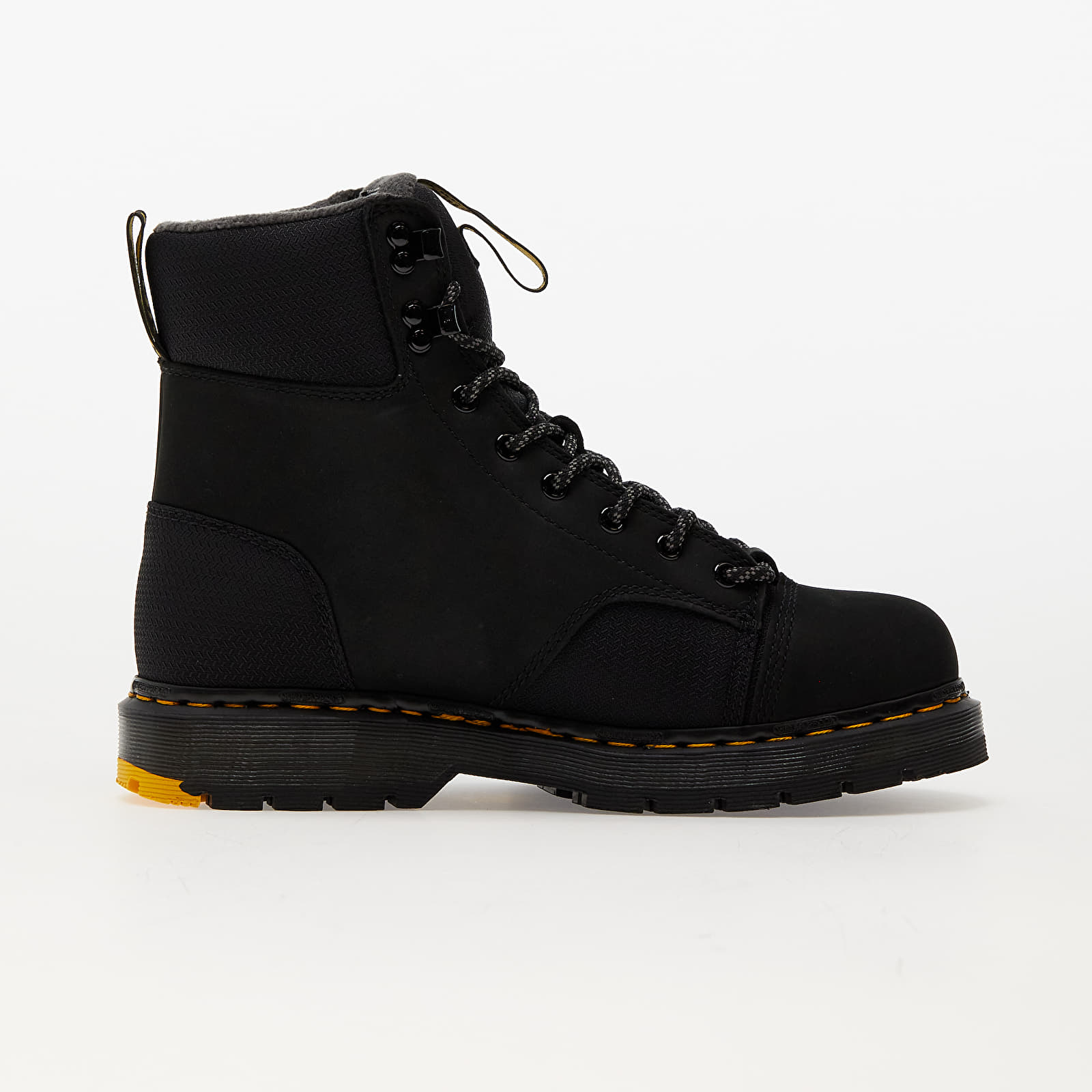 Men s sneakers and shoes Dr. Martens 1460 Ltt Trinity Wp 8 Tie Boot Black Queens