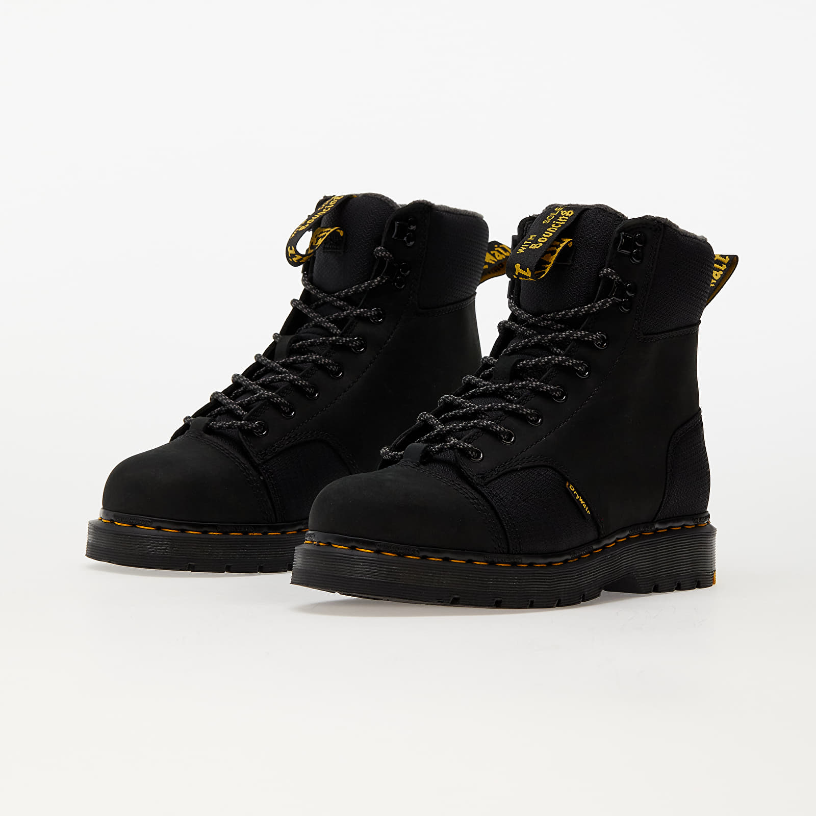 Men s sneakers and shoes Dr. Martens 1460 Ltt Trinity Wp 8 Tie Boot Black Queens