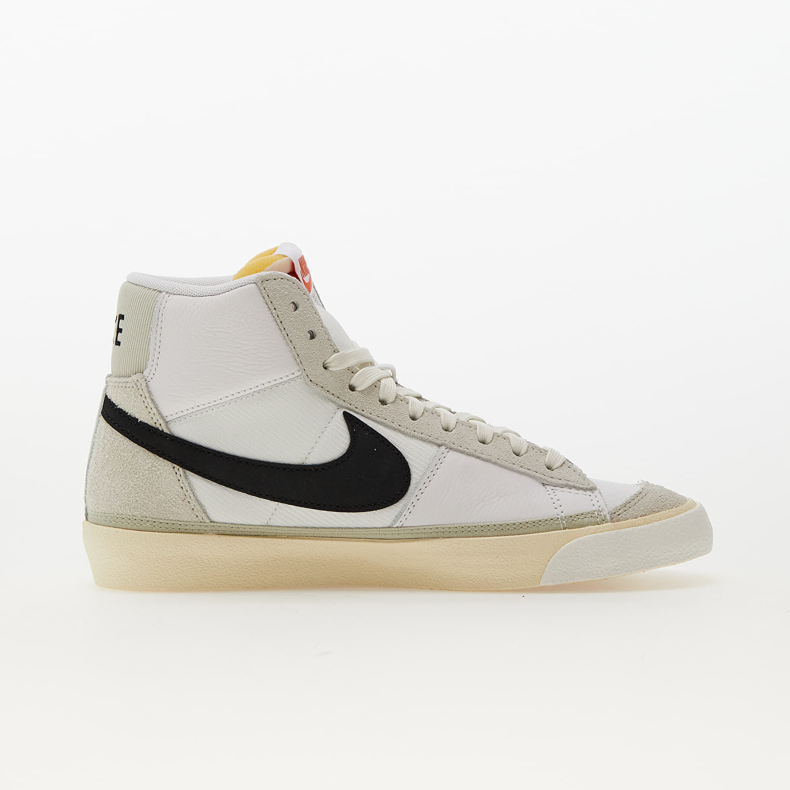 Turnschuhe und Schuhe für Männer Nike Blazer Mid ´77 Pro Club White/ Black- Light Bone