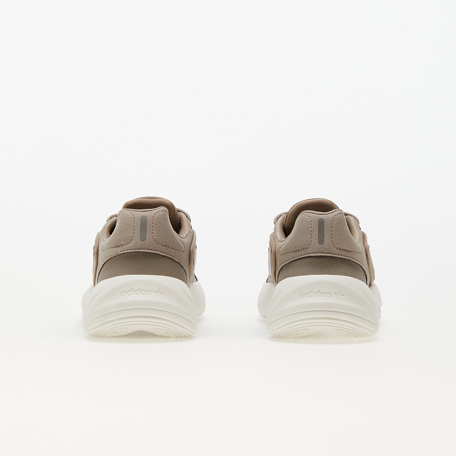Women's sneakers and shoes adidas Originals Ozelia W Chalk Brown/ Paper Tint/ Semi Brown