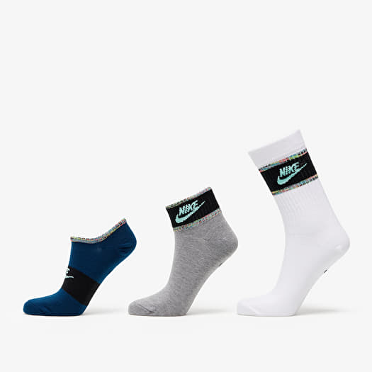 Nike Everyday Essential 3 pack socks in white/blue