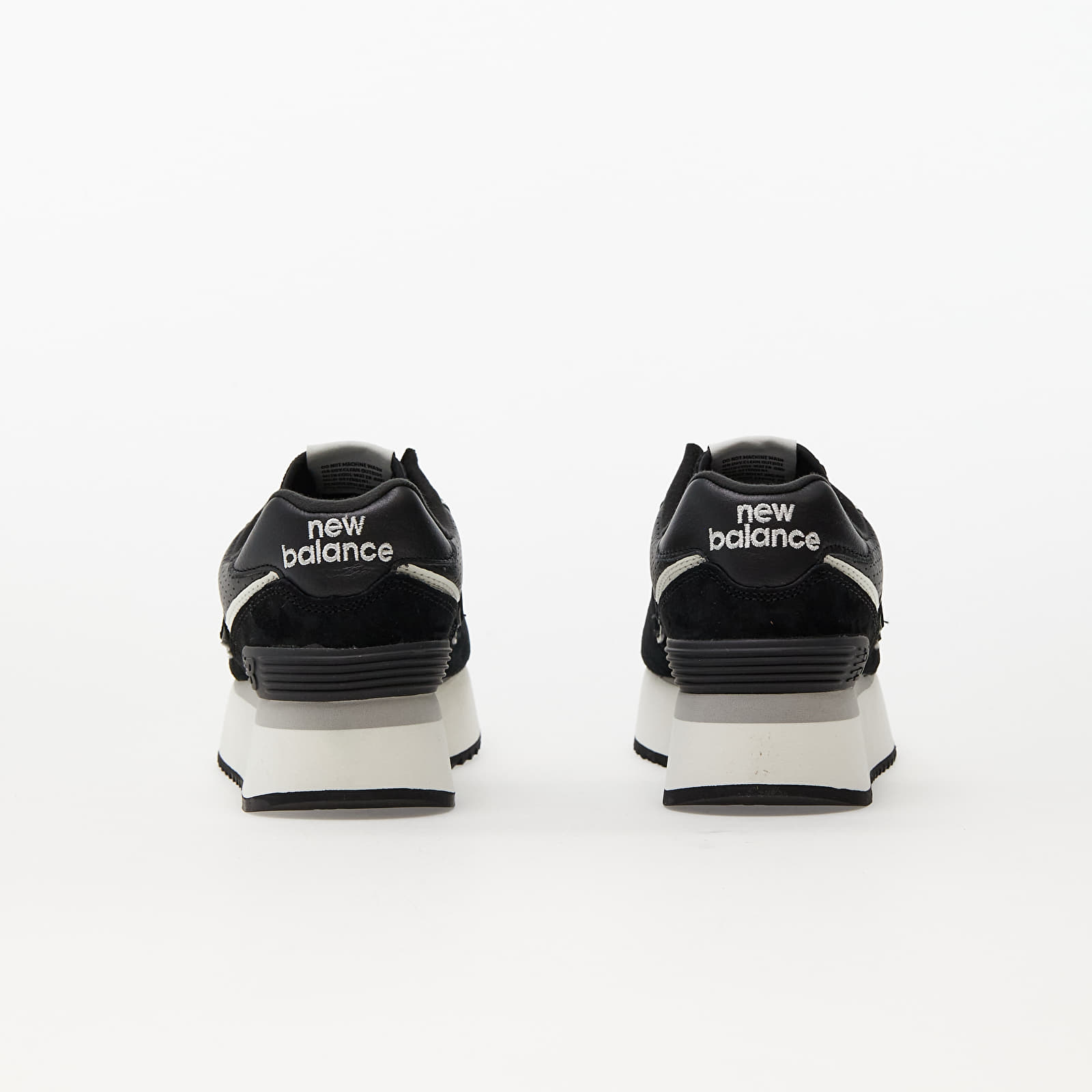 Baskets et chaussures pour femmes New Balance 574 Black Queens